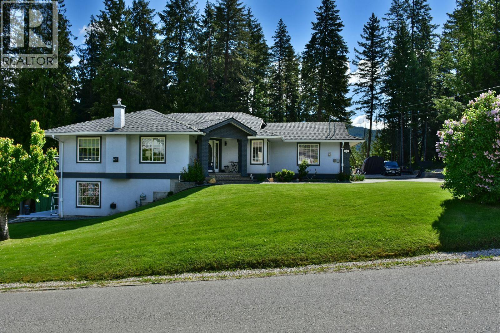 2860 Marine Drive Property Photo 2