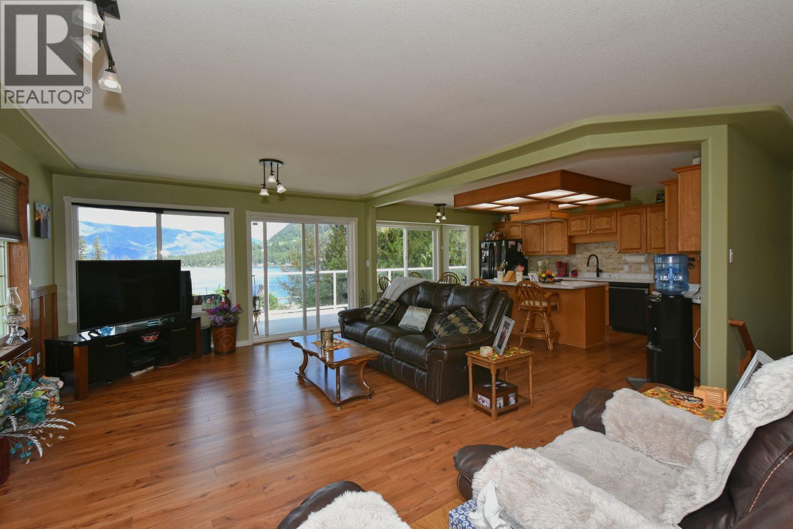2860 Marine Drive Property Photo 7