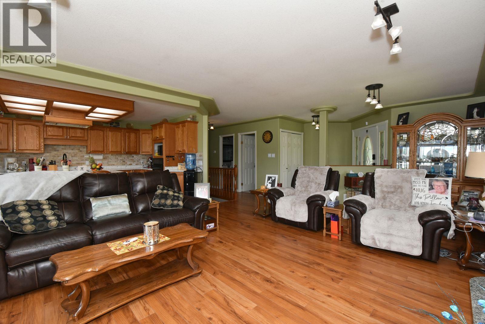 2860 Marine Drive Property Photo 9