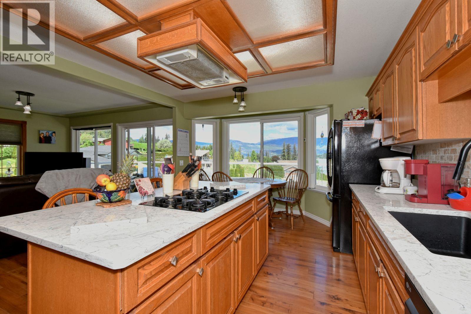 2860 Marine Drive Property Photo 14