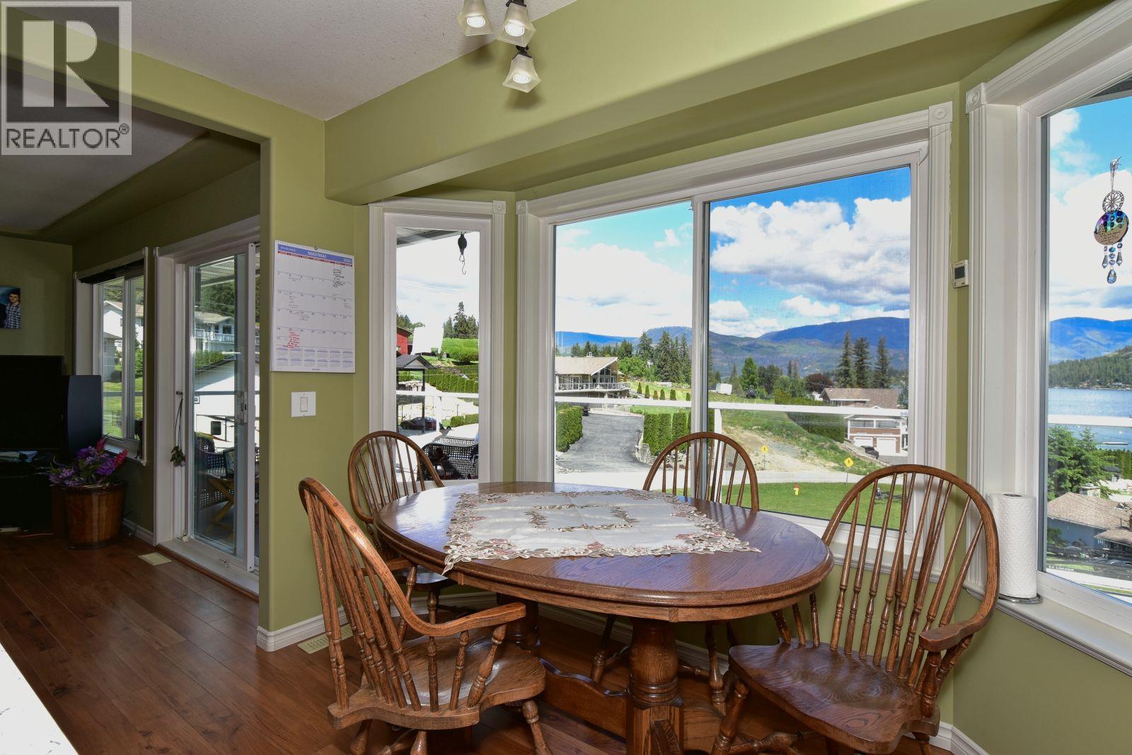 2860 Marine Drive Property Photo 17