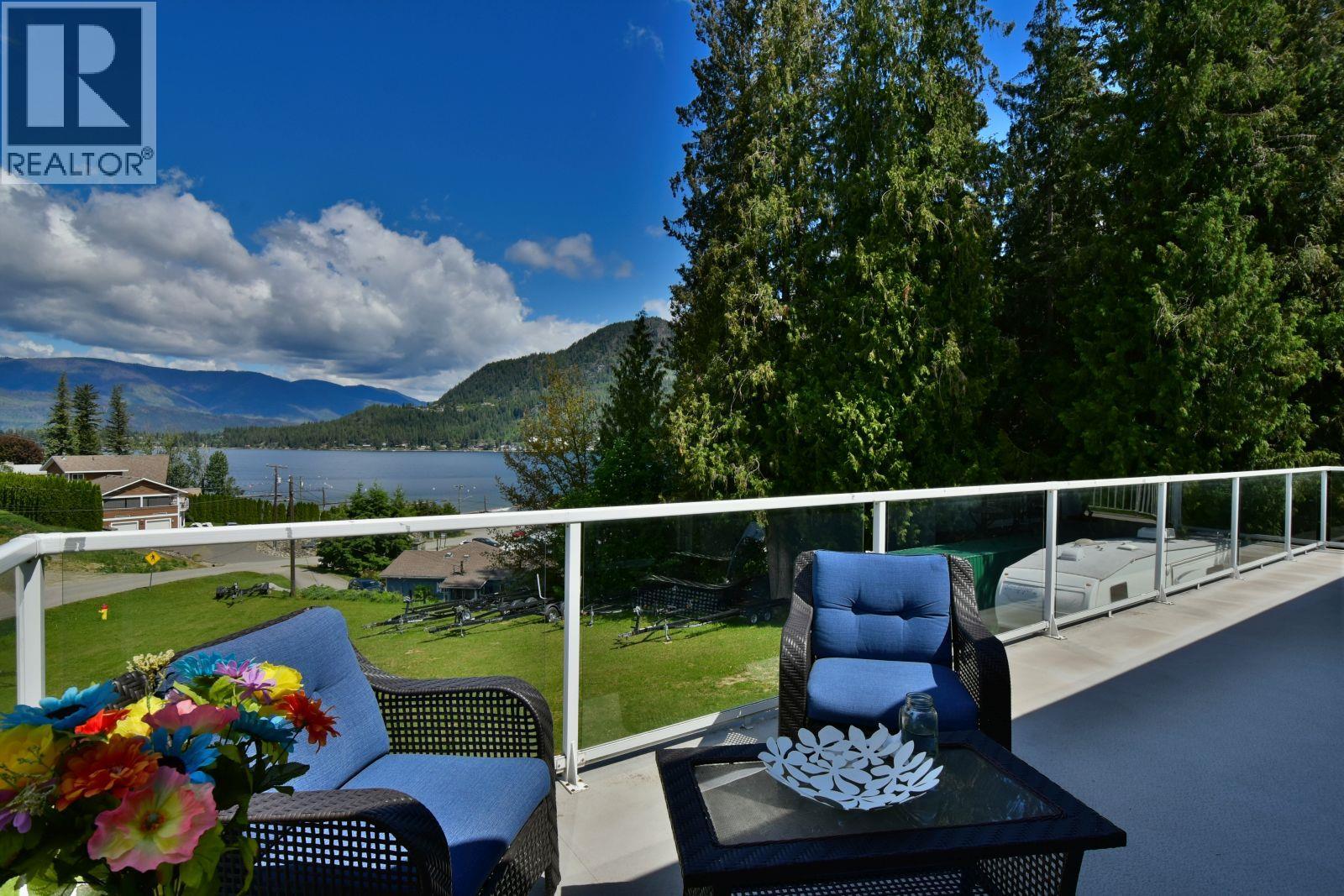 2860 Marine Drive Property Photo 19