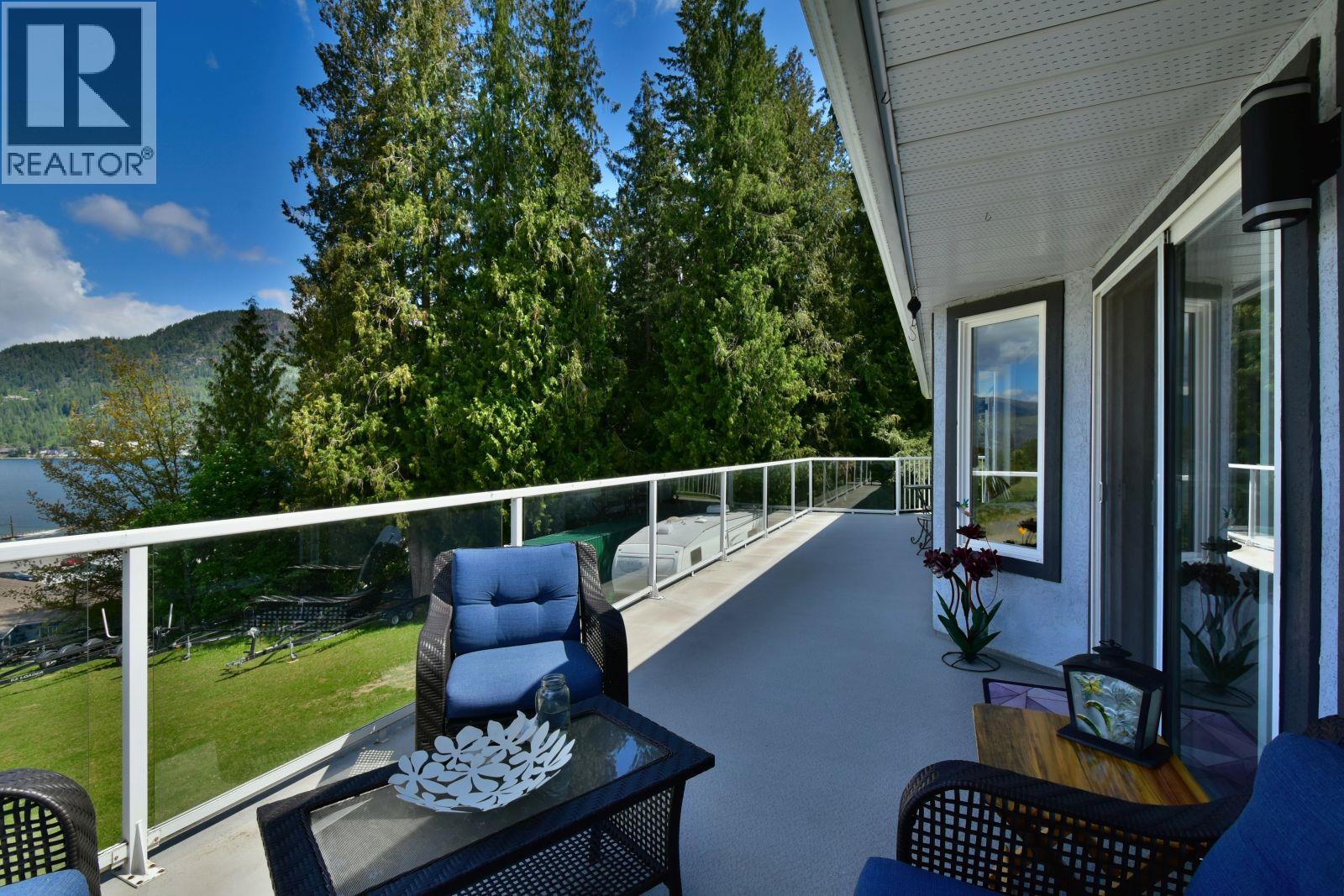 2860 Marine Drive Property Photo 20