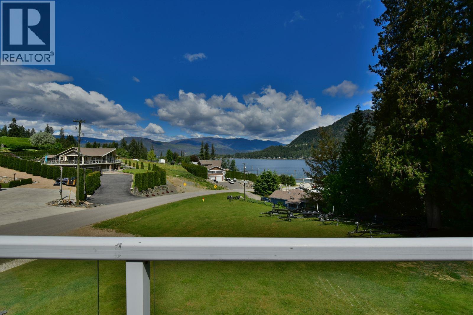 2860 Marine Drive Property Photo 21