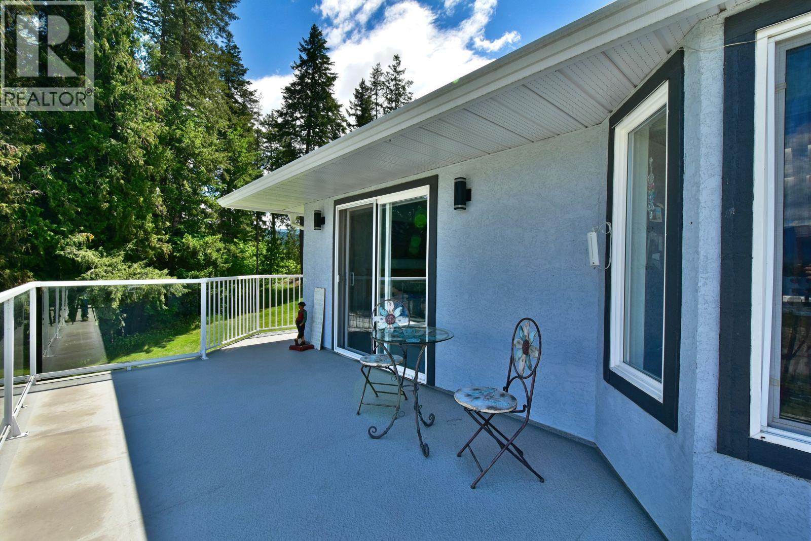 2860 Marine Drive Property Photo 22