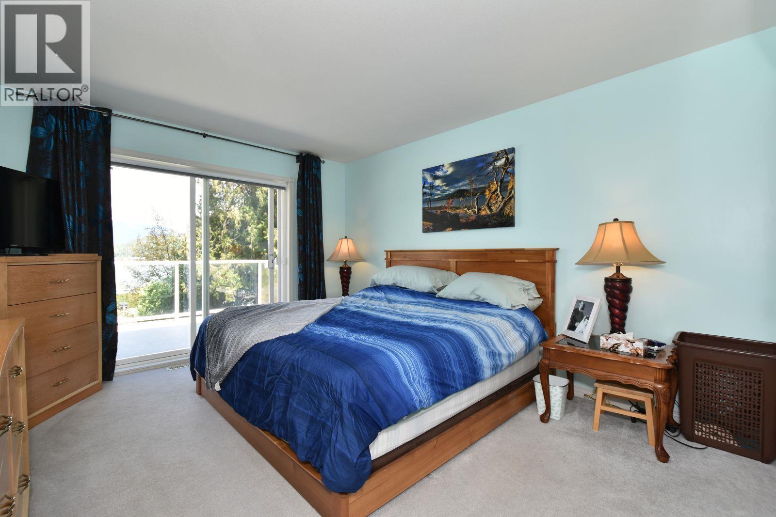 2860 Marine Drive Property Photo 24