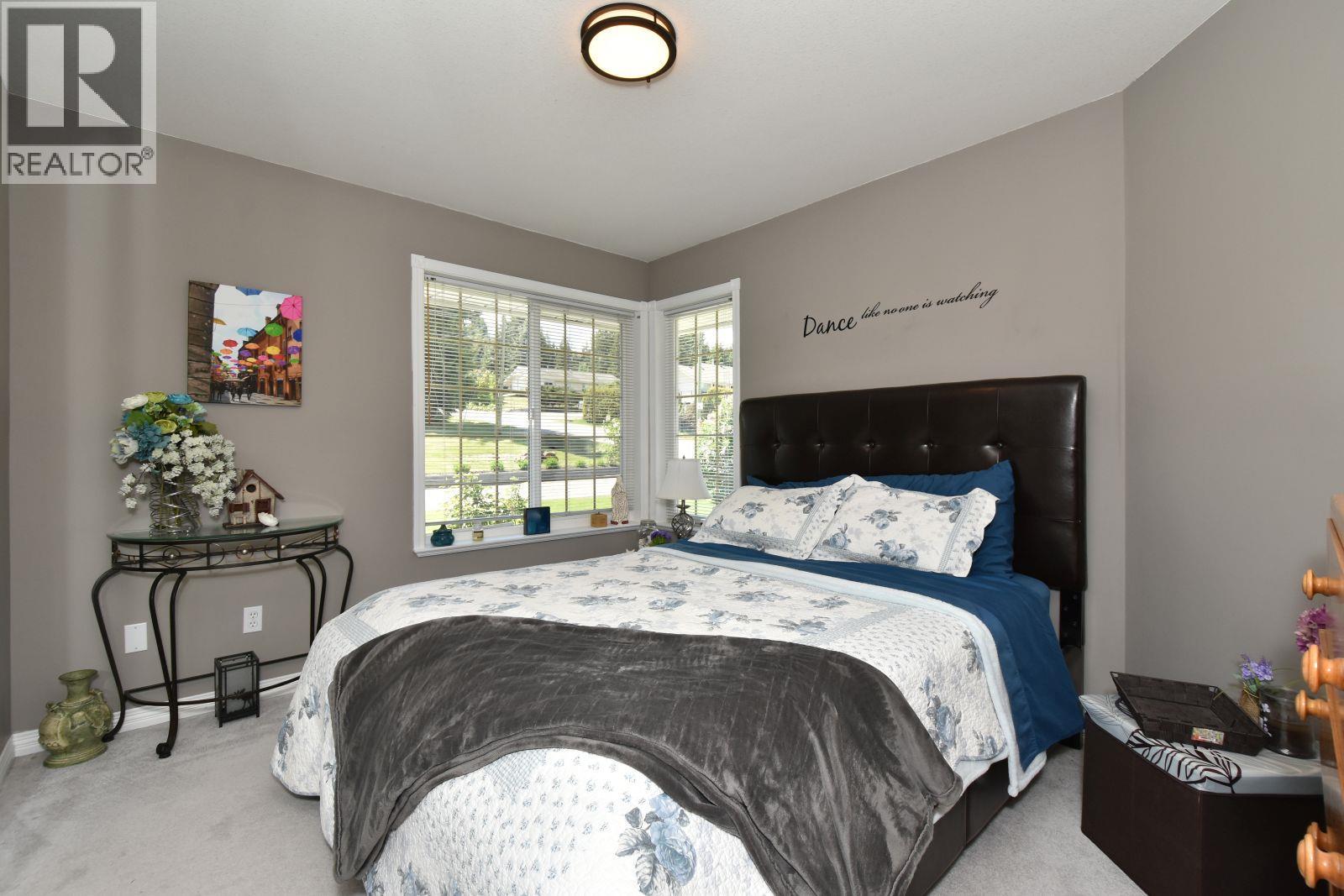 2860 Marine Drive Property Photo 28