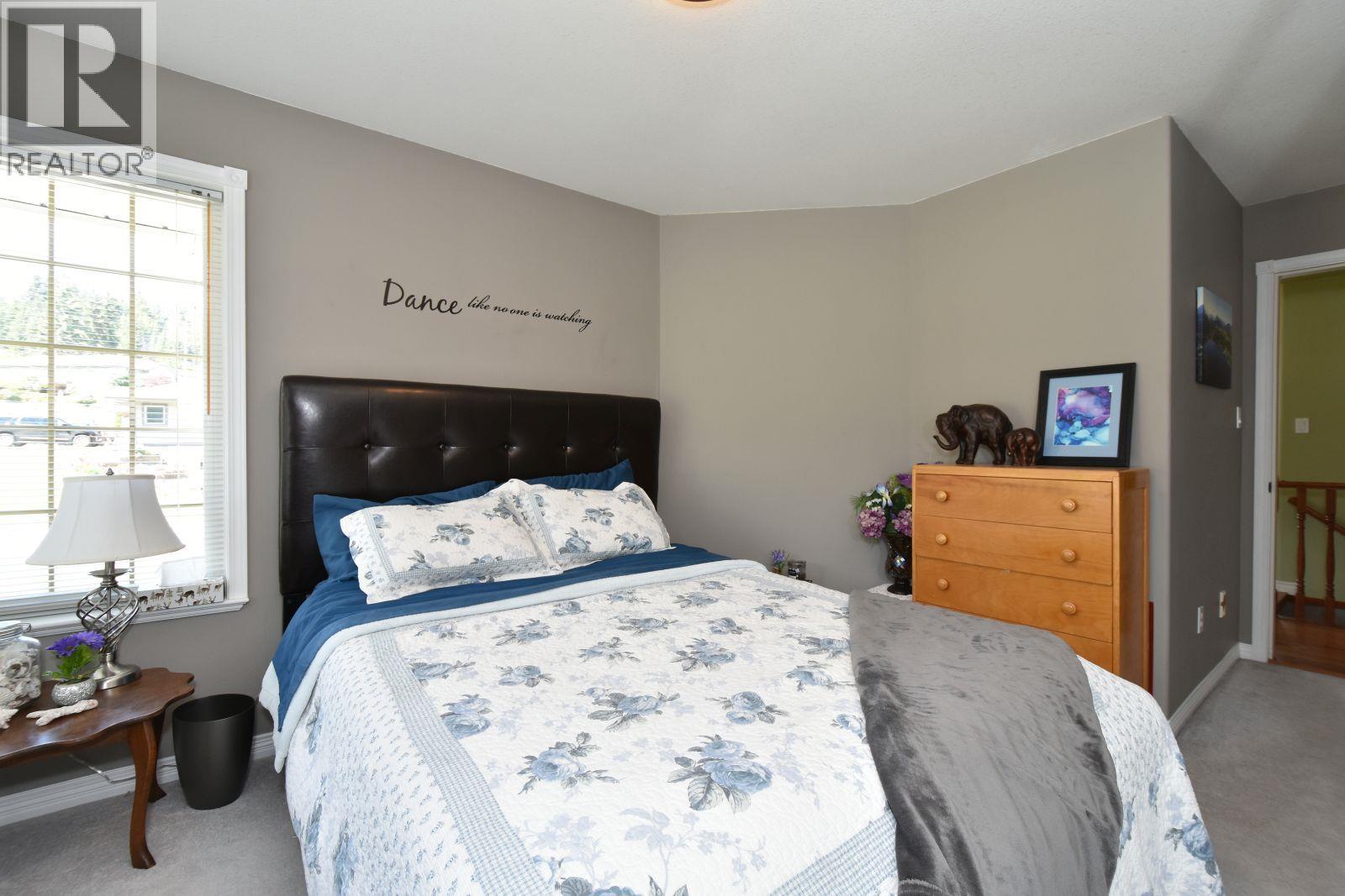 2860 Marine Drive Property Photo 29