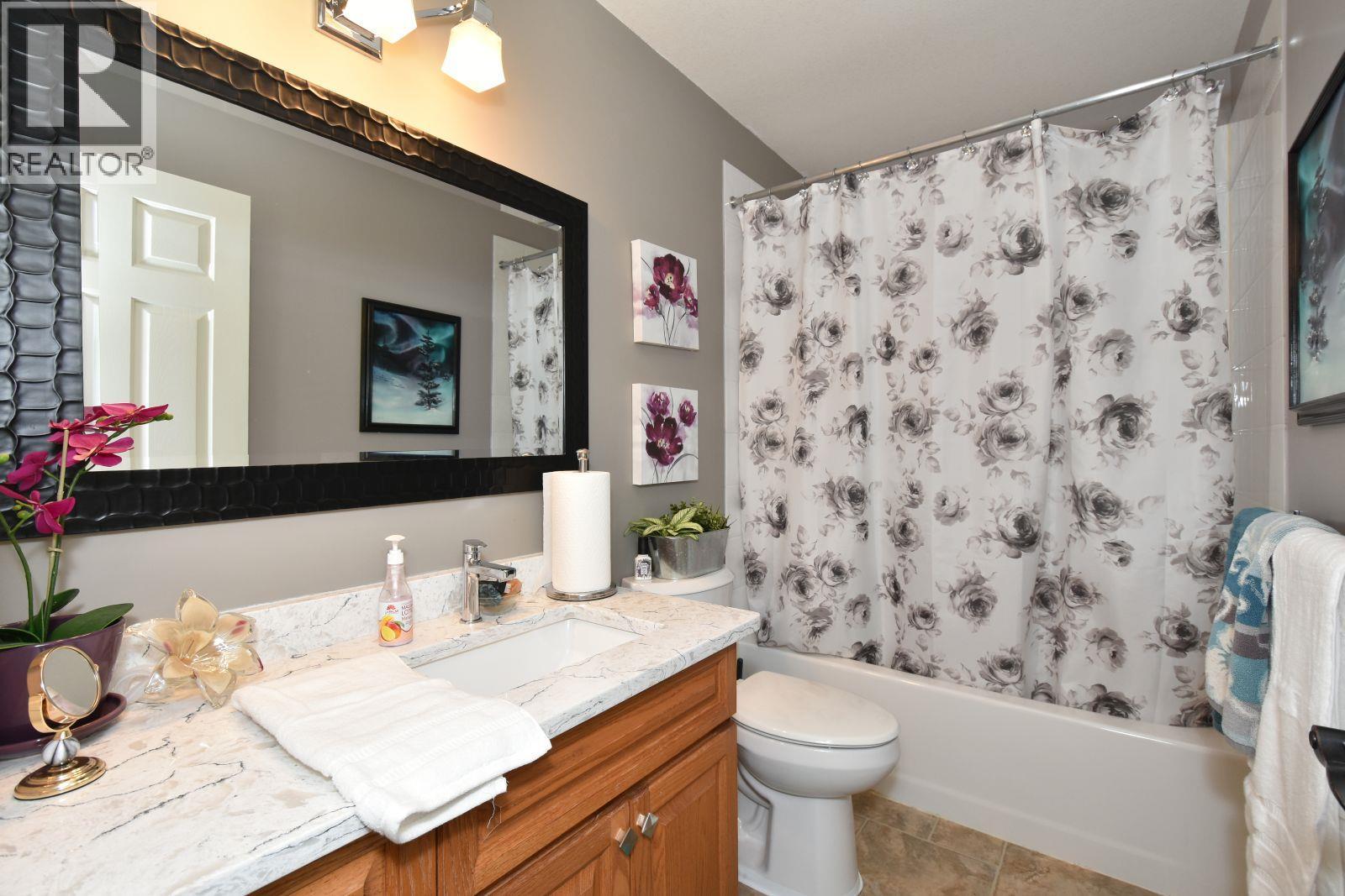 2860 Marine Drive Property Photo 30