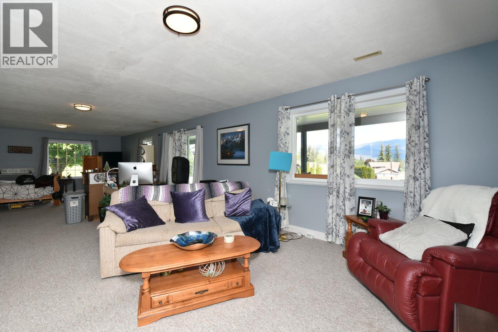 2860 Marine Drive Property Photo 35
