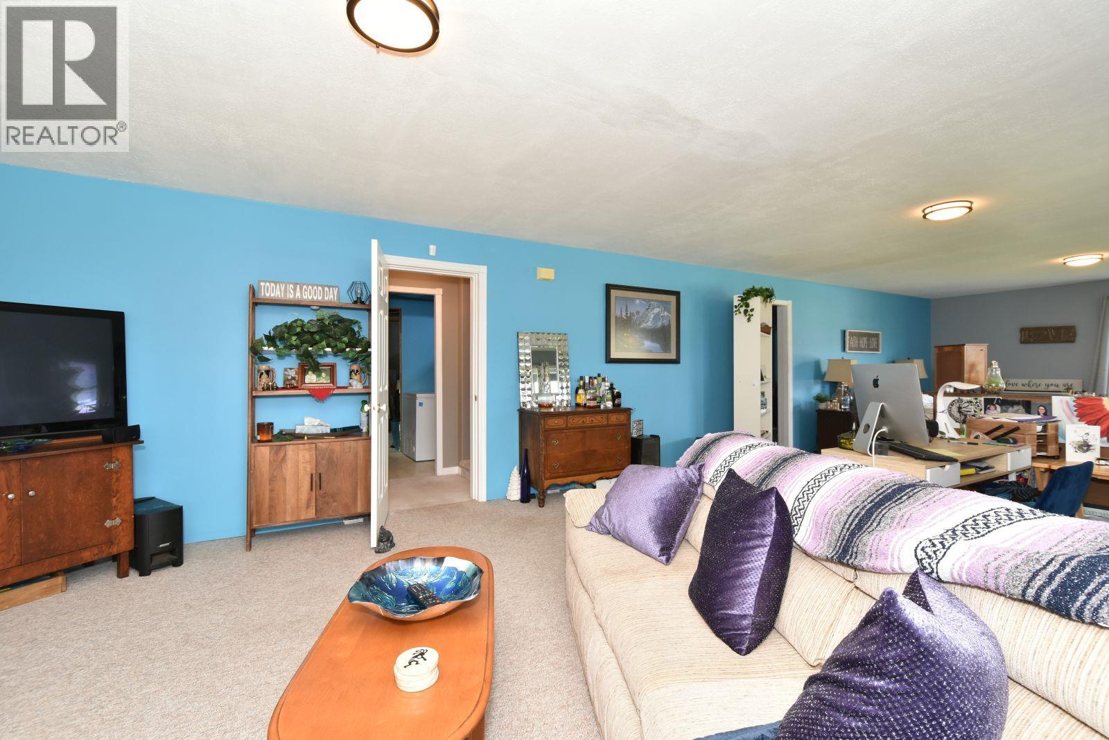 2860 Marine Drive Property Photo 36