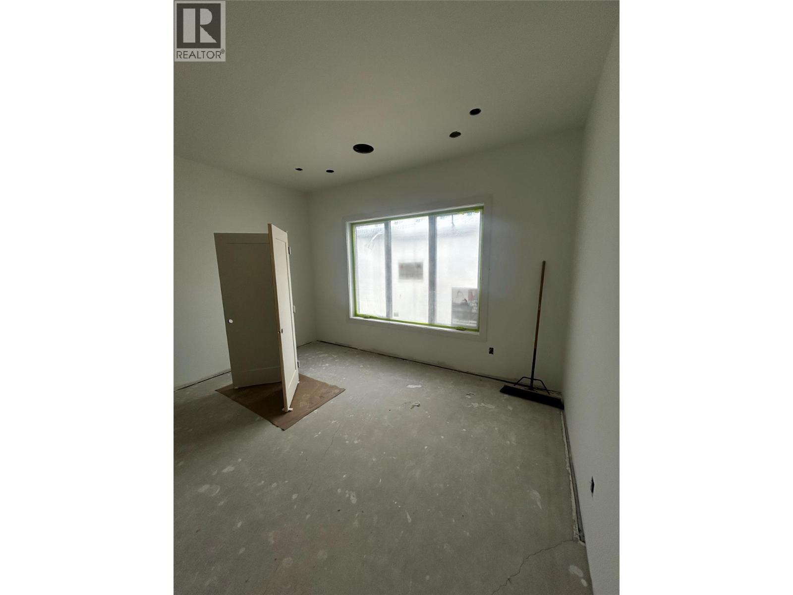 237 Turnberry Street Property Photo 6
