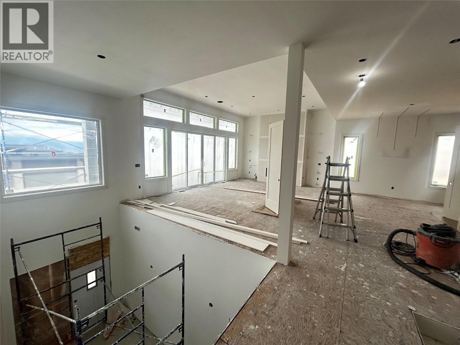 237 Turnberry Street Property Photo 10