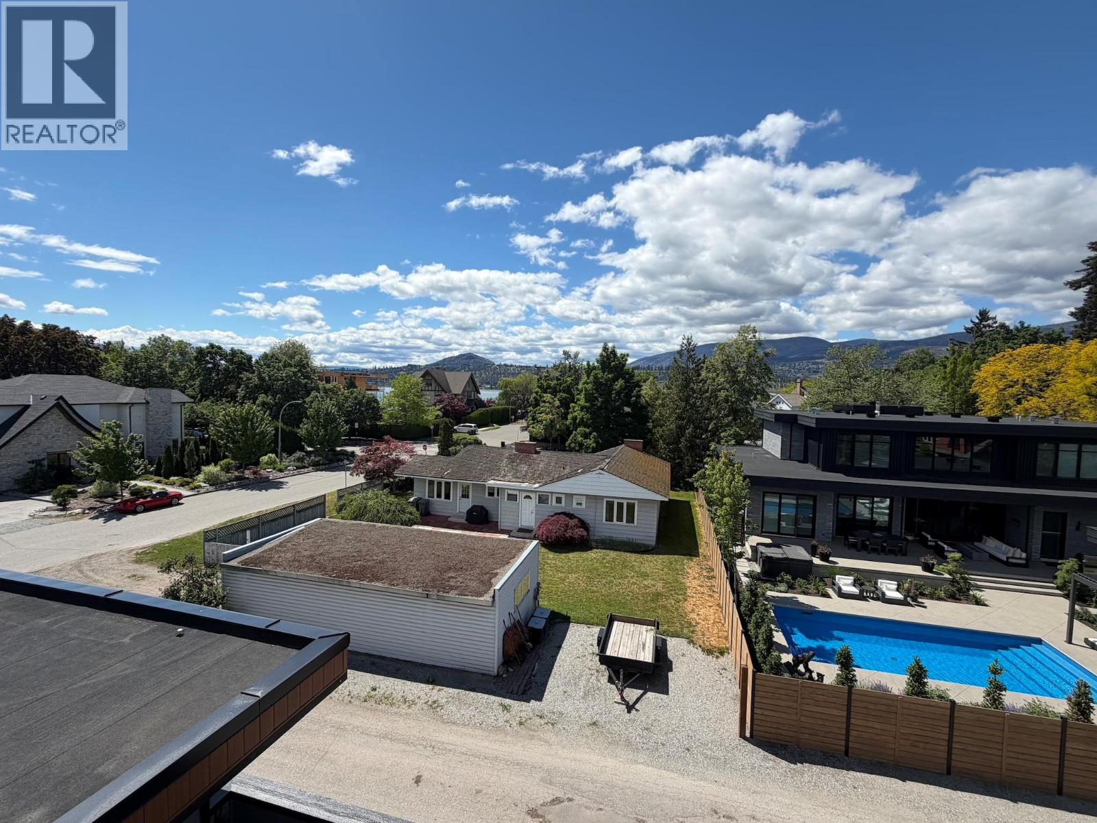 2041 Abbott Street Property Photo 1