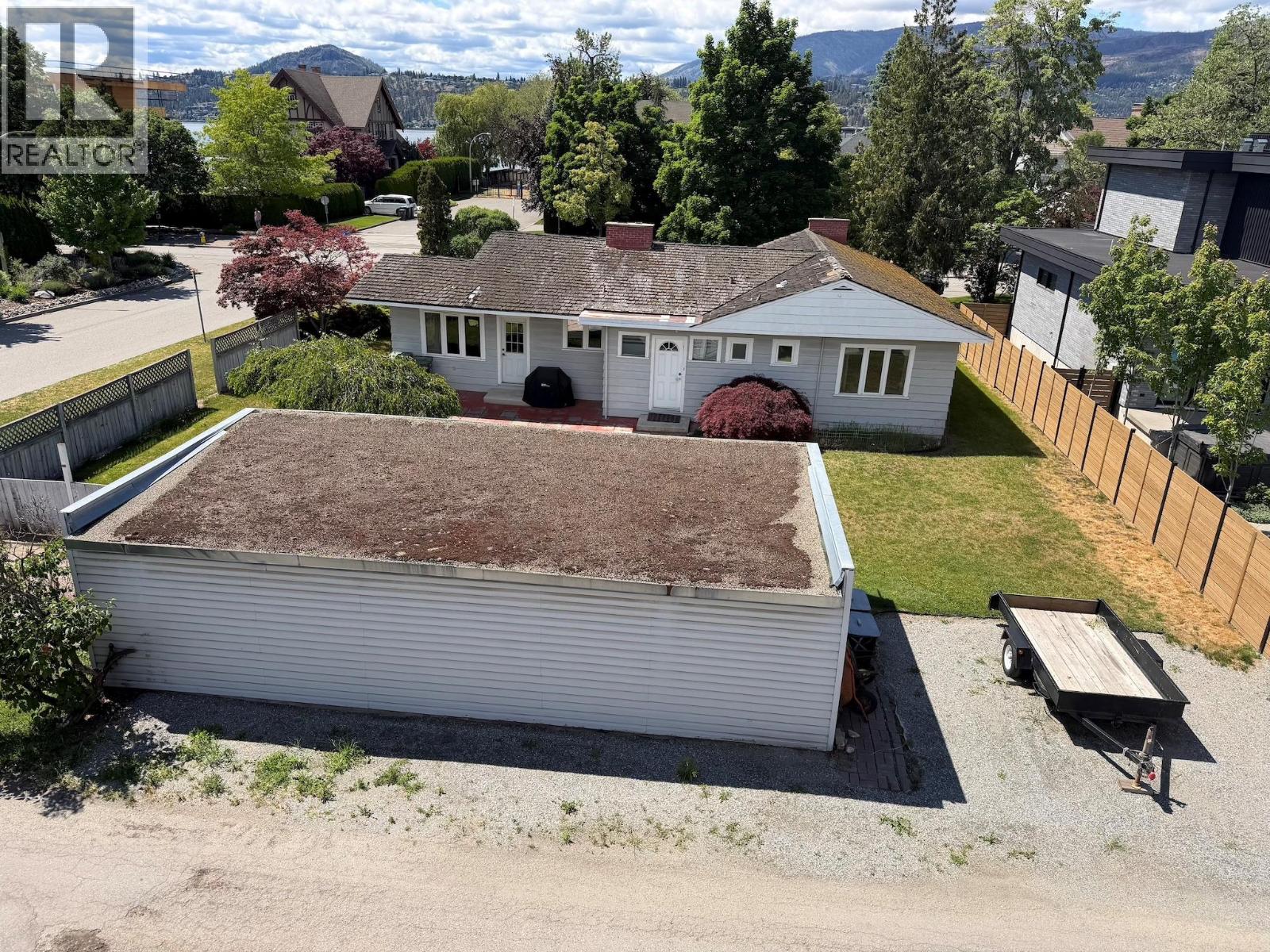 2041 Abbott Street Property Photo 2