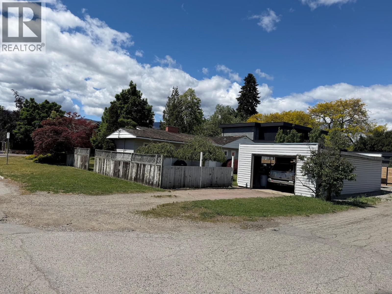 2041 Abbott Street Property Photo 14