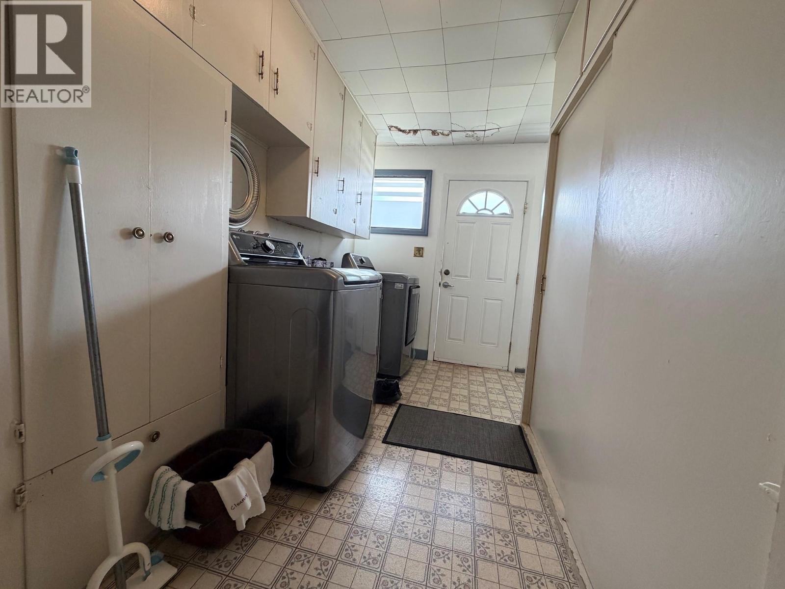 2041 Abbott Street Property Photo 32