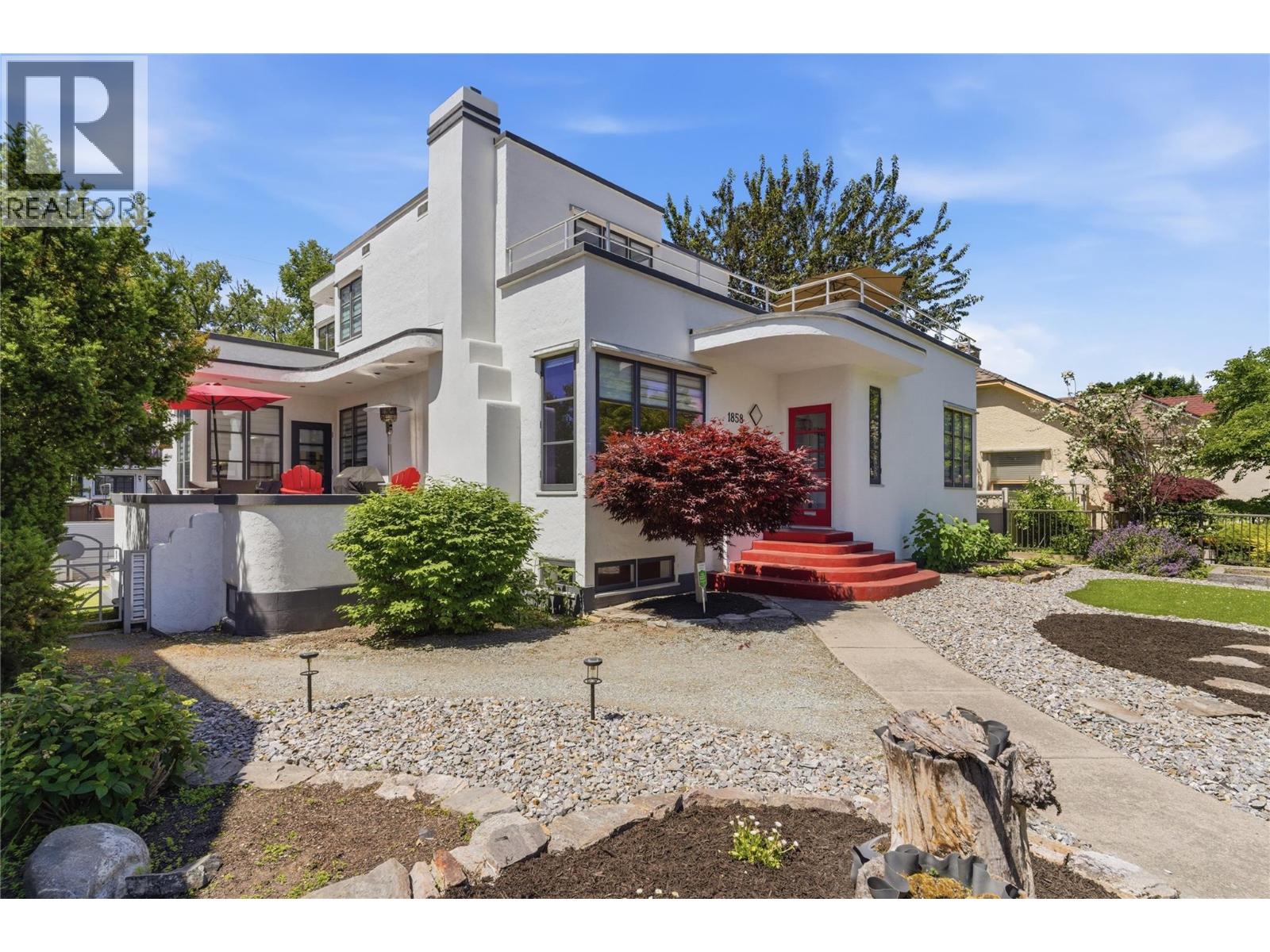 1858 Abbott Street Property Photo 1