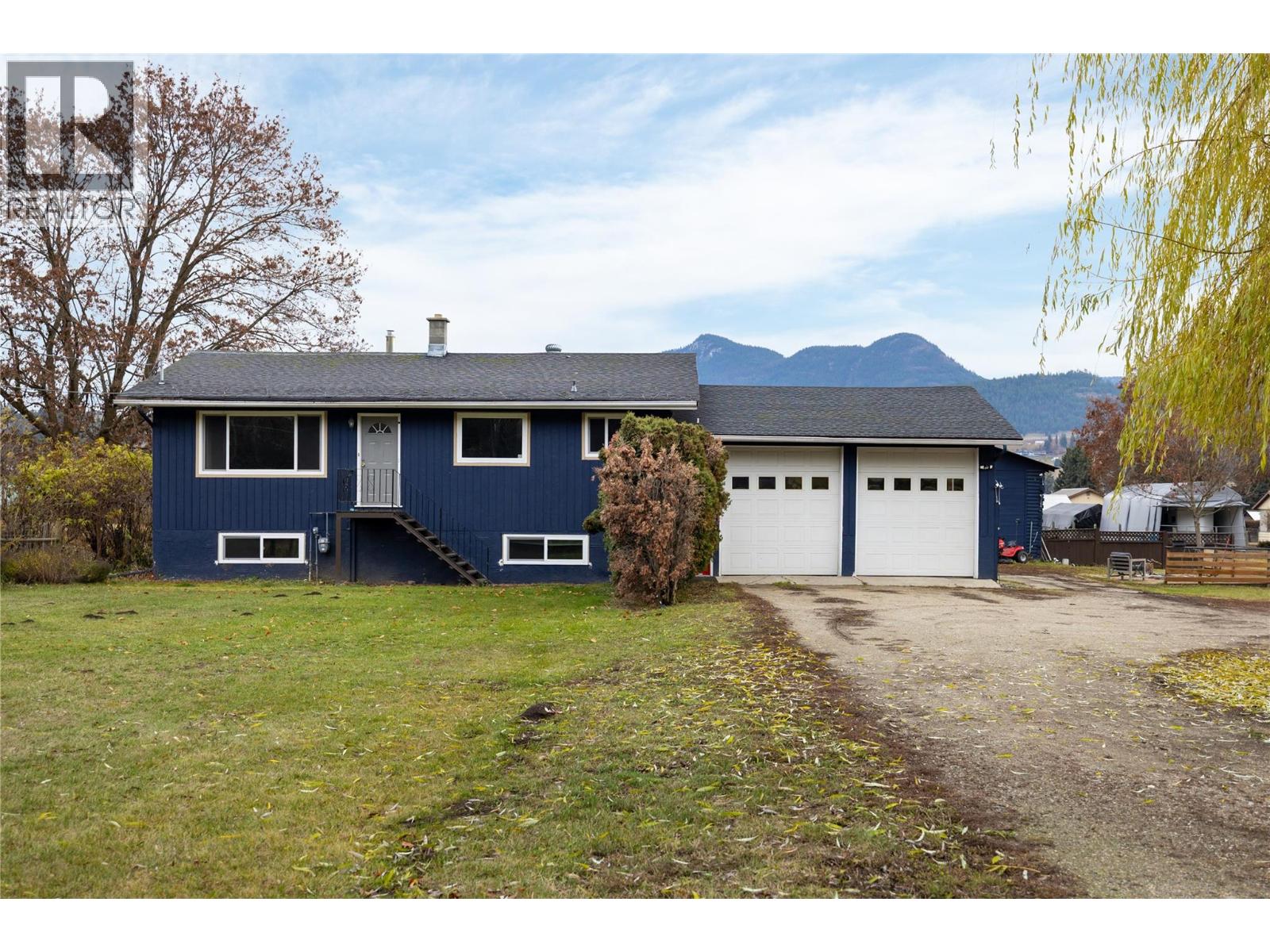 5712 6 Highway Property Photo 1