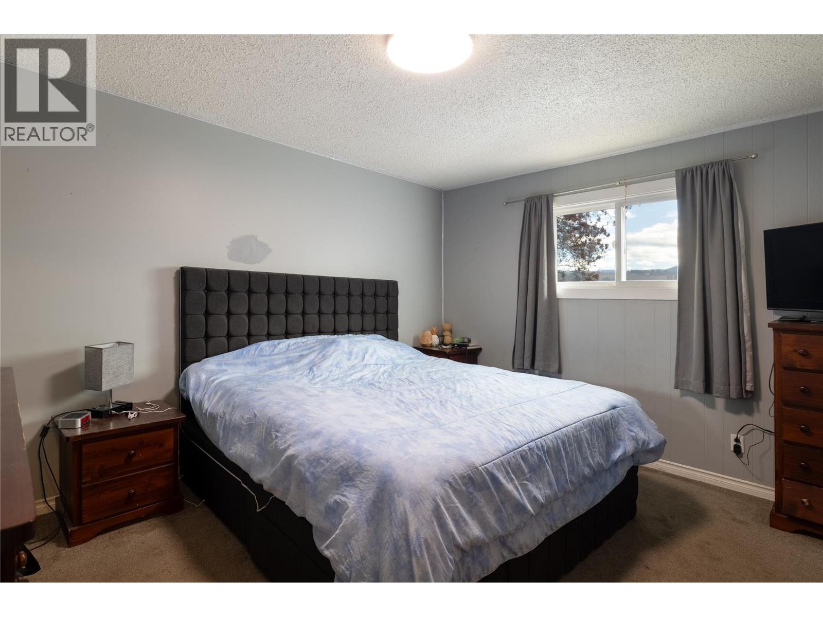 5712 6 Highway Property Photo 12