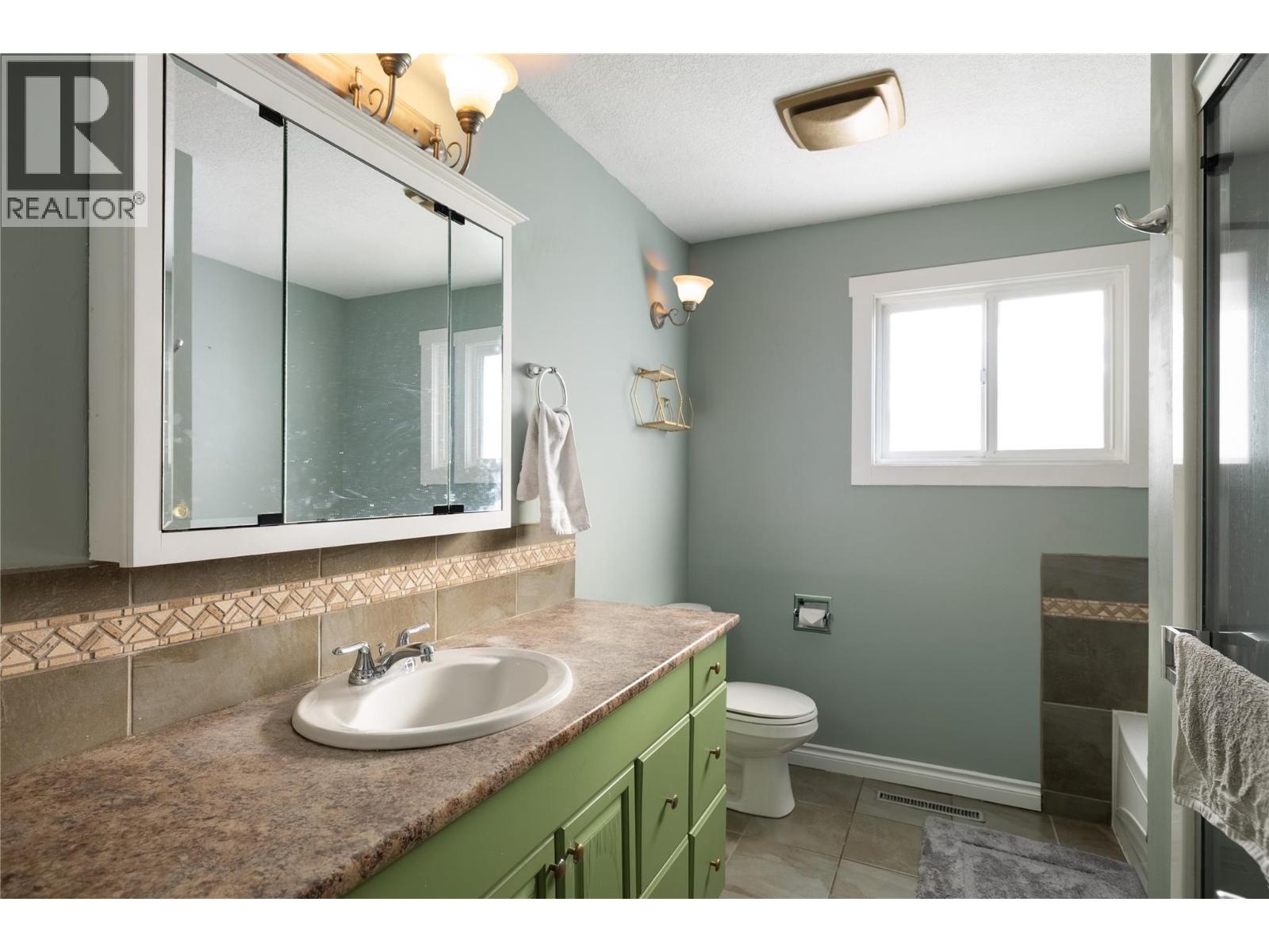 5712 6 Highway Property Photo 13