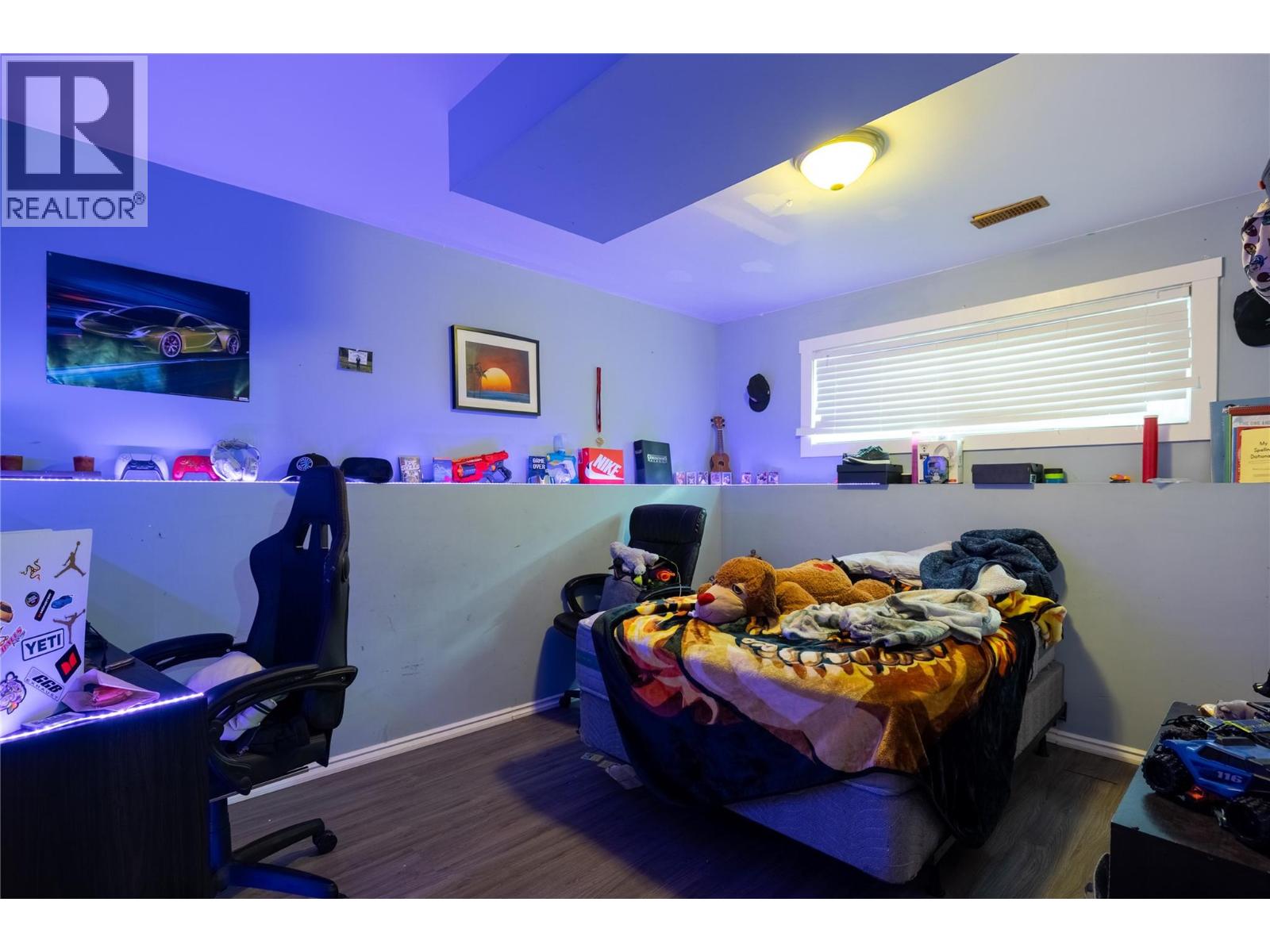 5712 6 Highway Property Photo 18