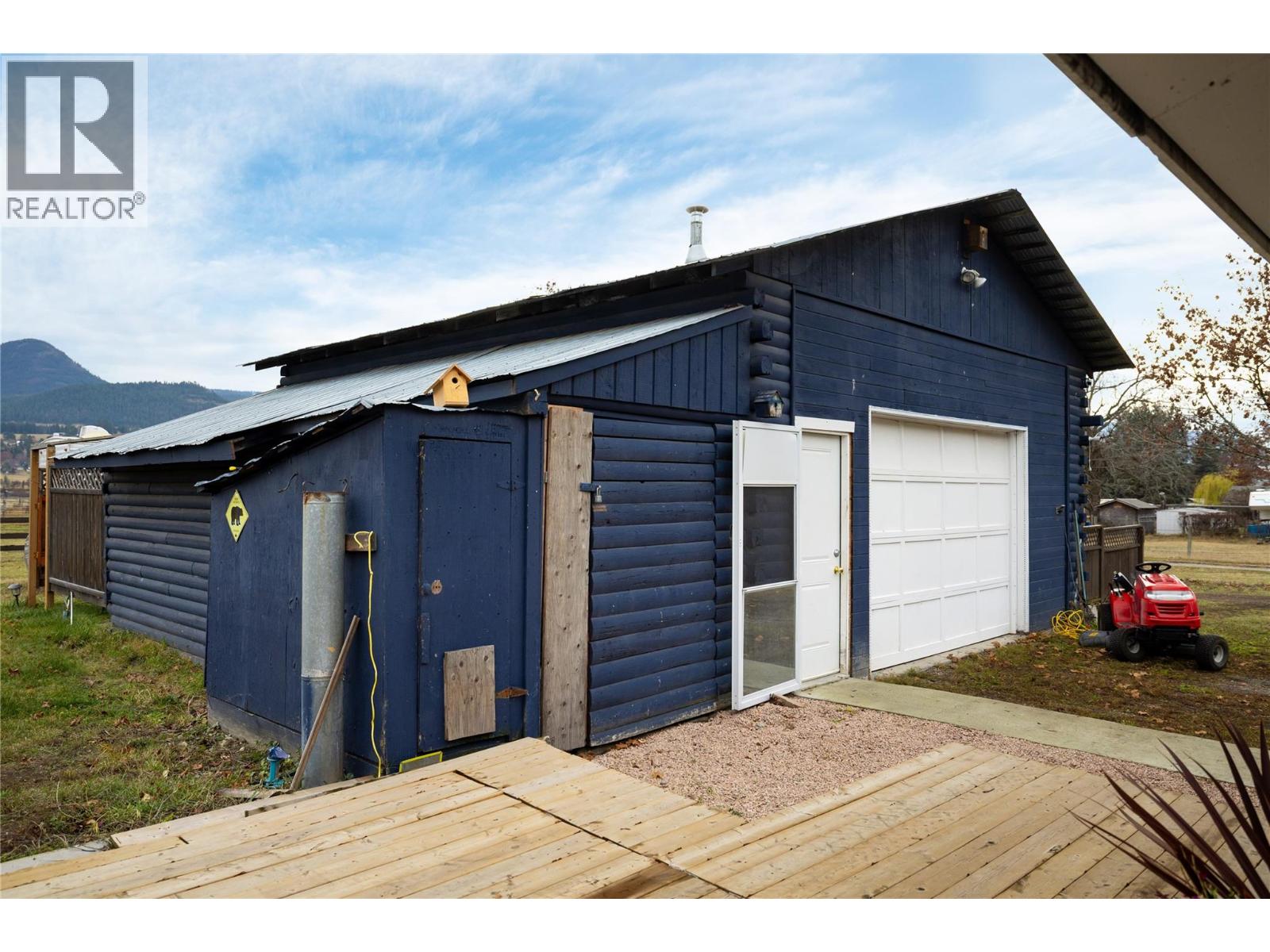 5712 6 Highway Property Photo 33