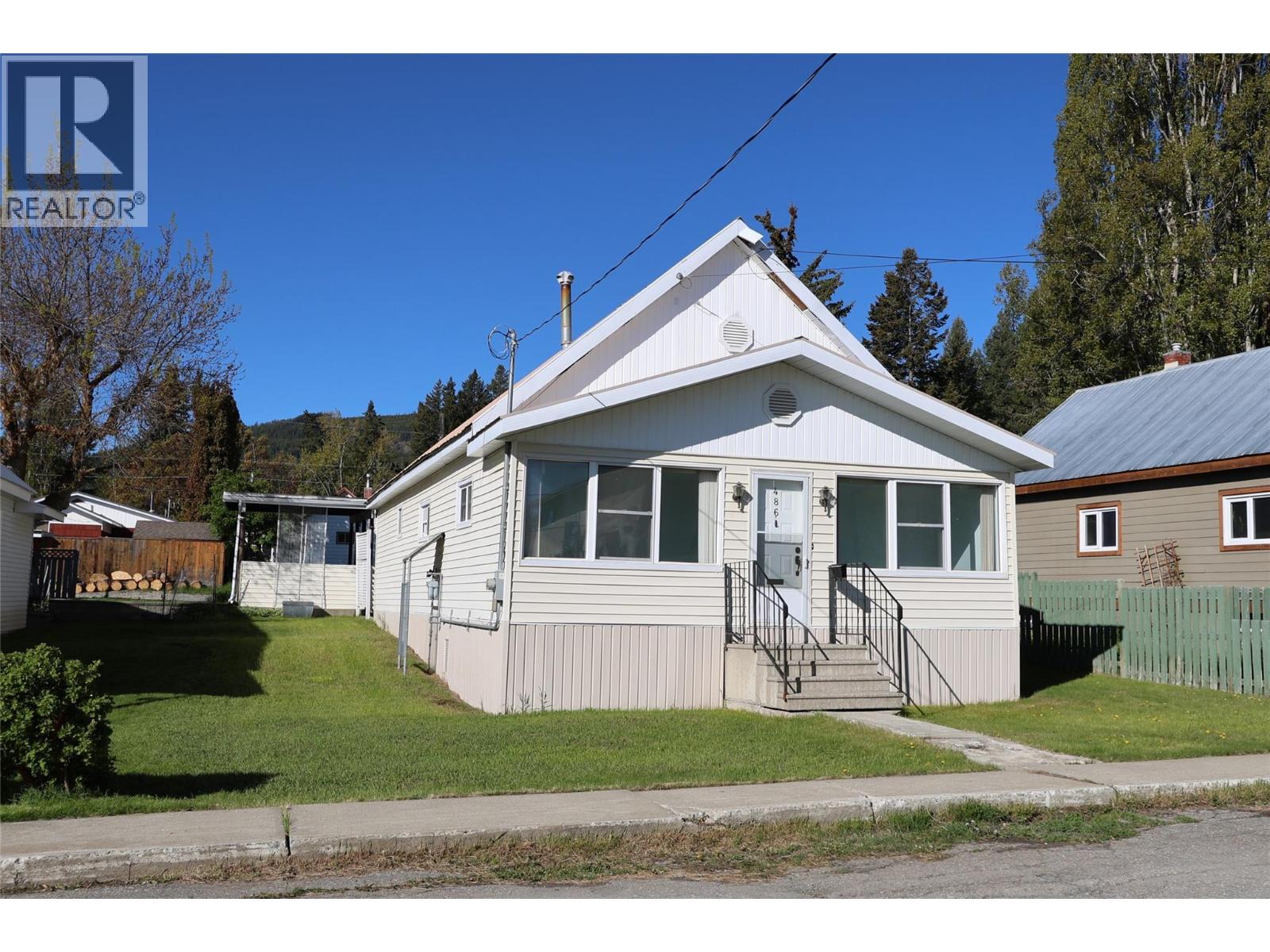 486 3rd Avenue Property Photo 1