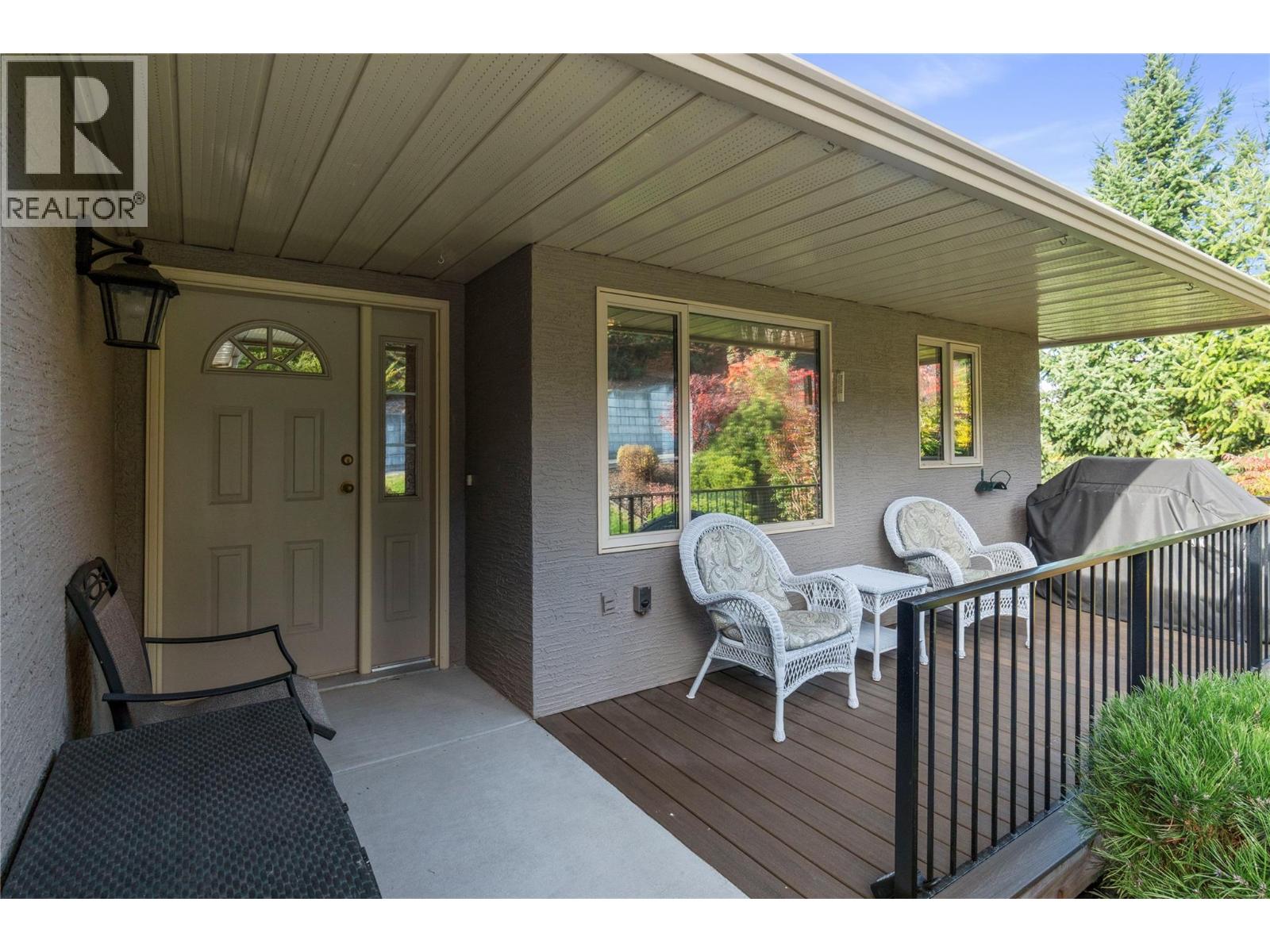 4483 14 Street Ne Property Photo 4