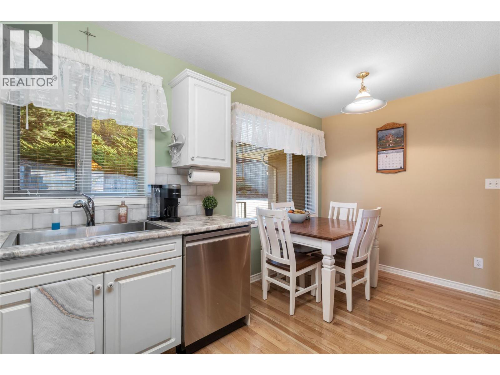 4483 14 Street Ne Property Photo 12