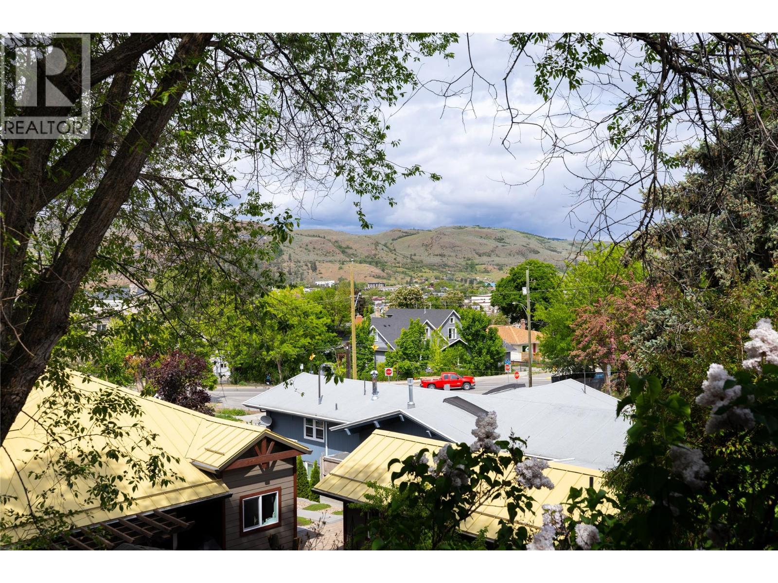 2904 24 Street Property Photo 16