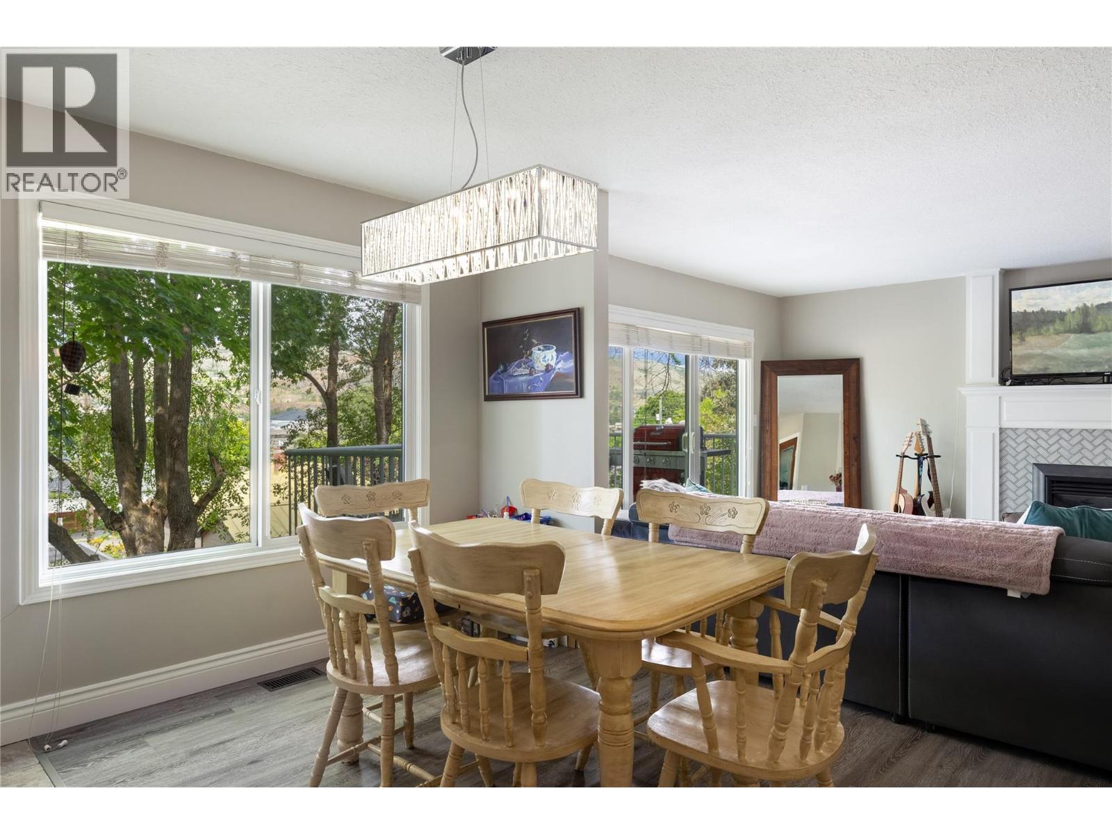 2904 24 Street Property Photo 22