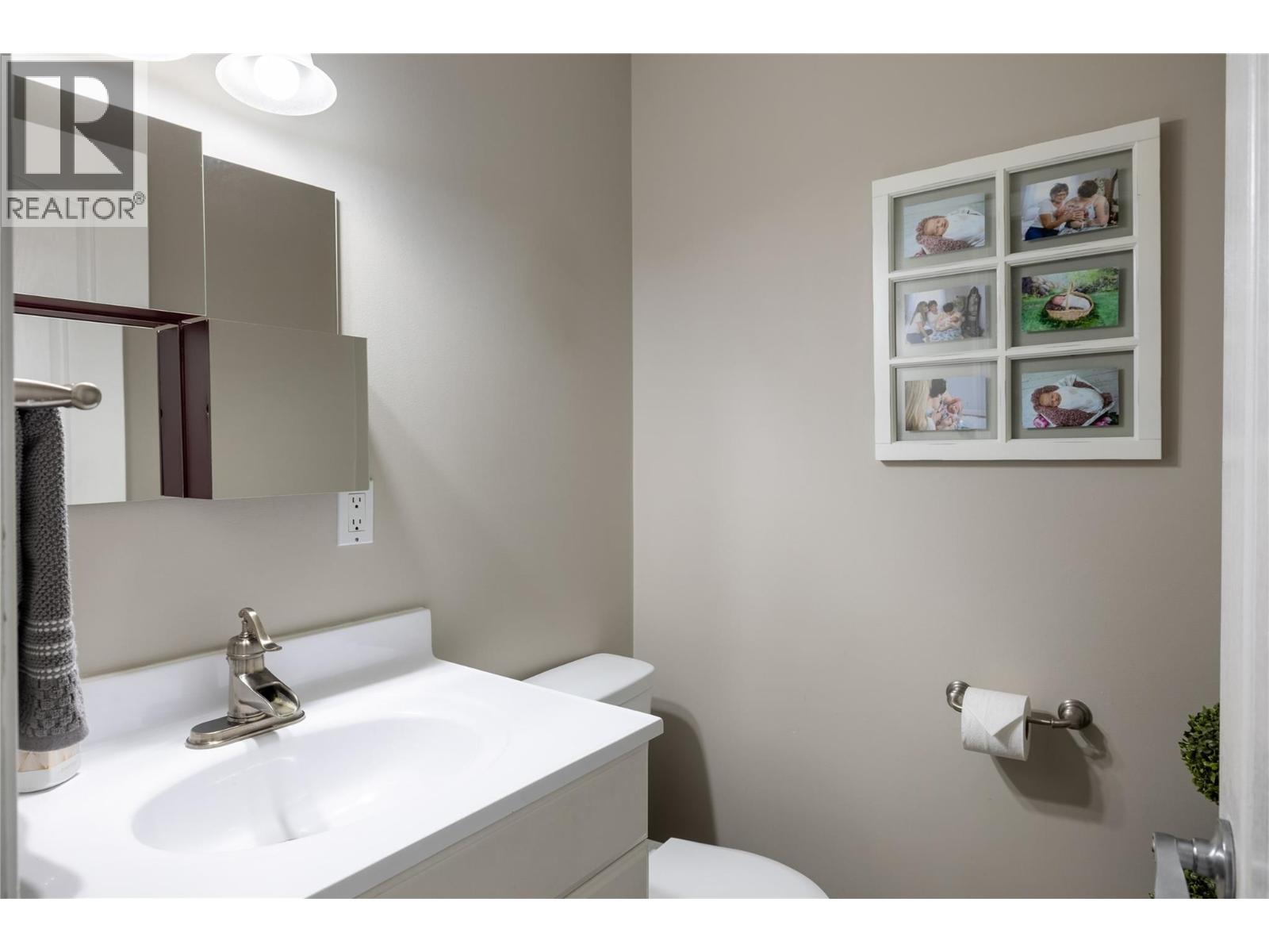 2904 24 Street Property Photo 24