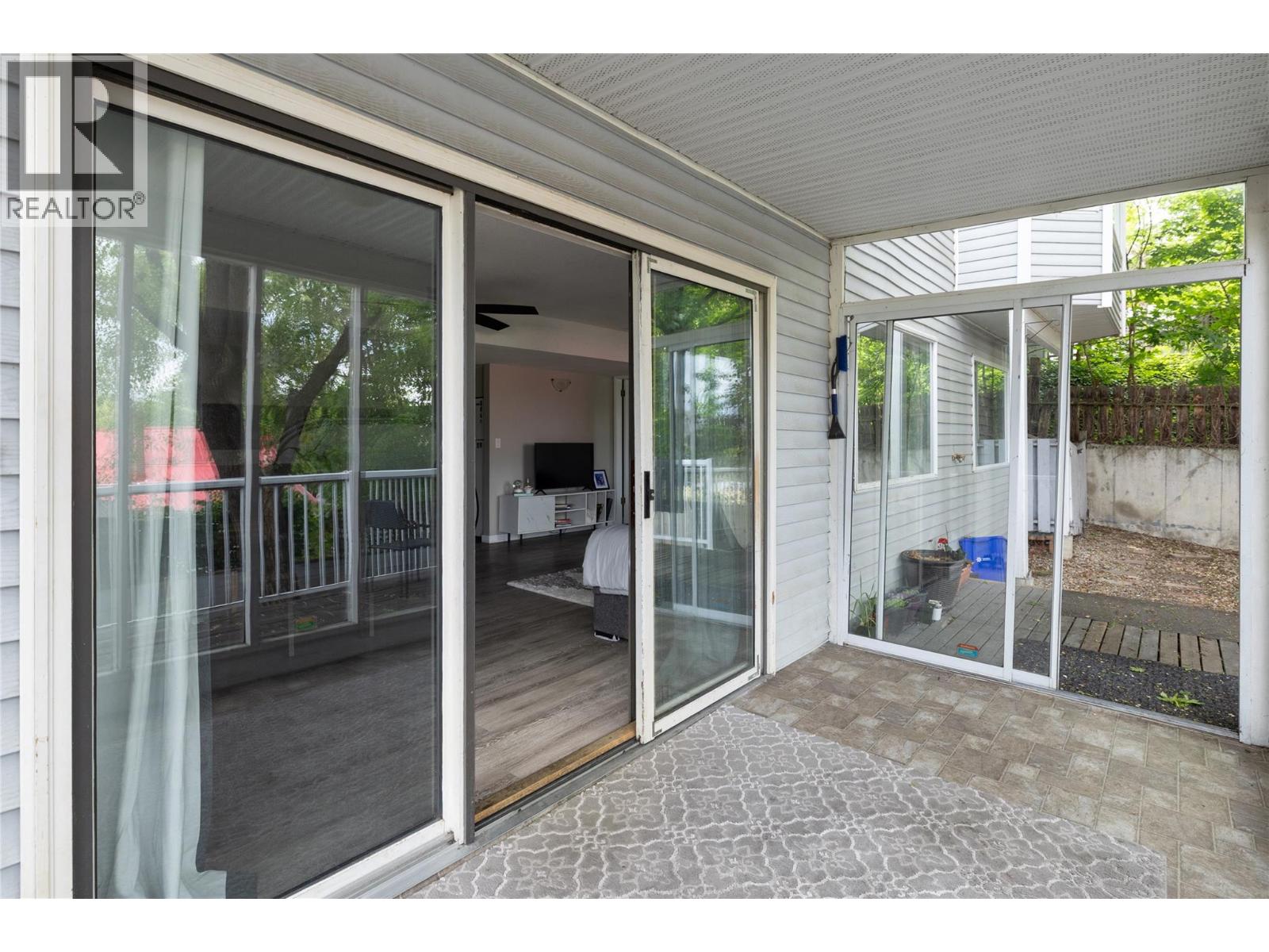 2904 24 Street Property Photo 33