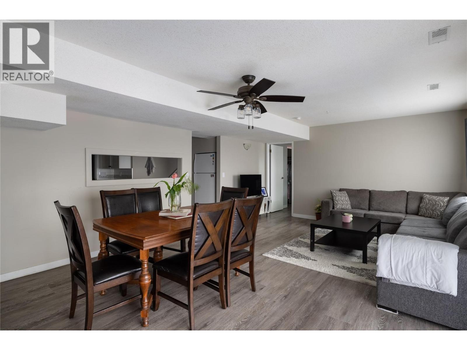 2904 24 Street Property Photo 37