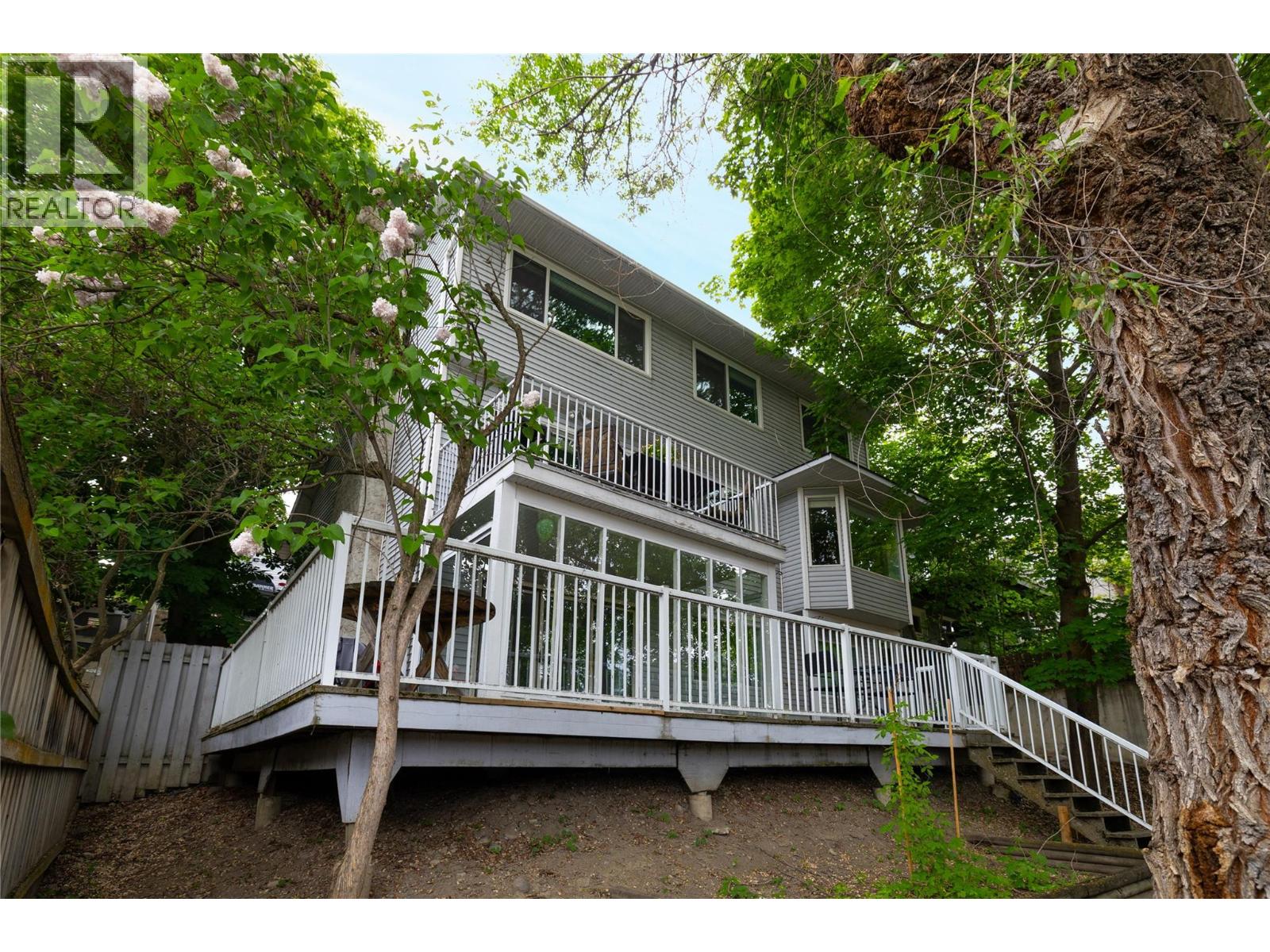 2904 24 Street Property Photo 45