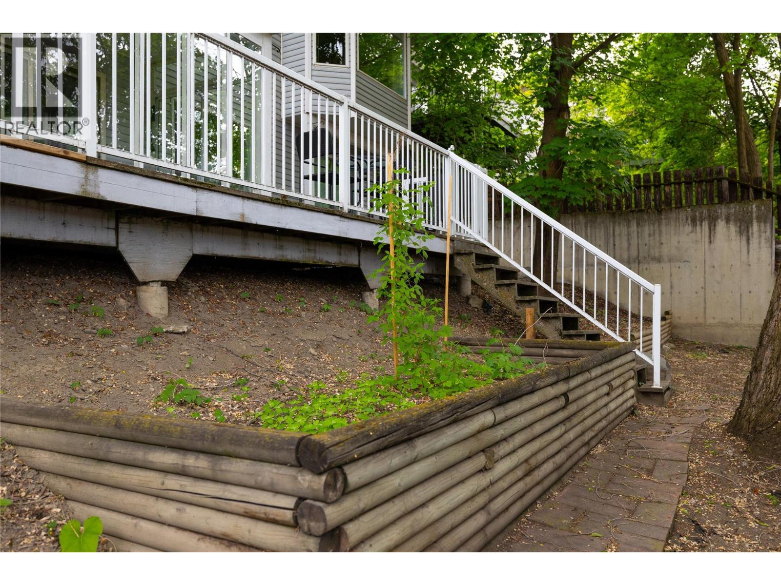 2904 24 Street Property Photo 46