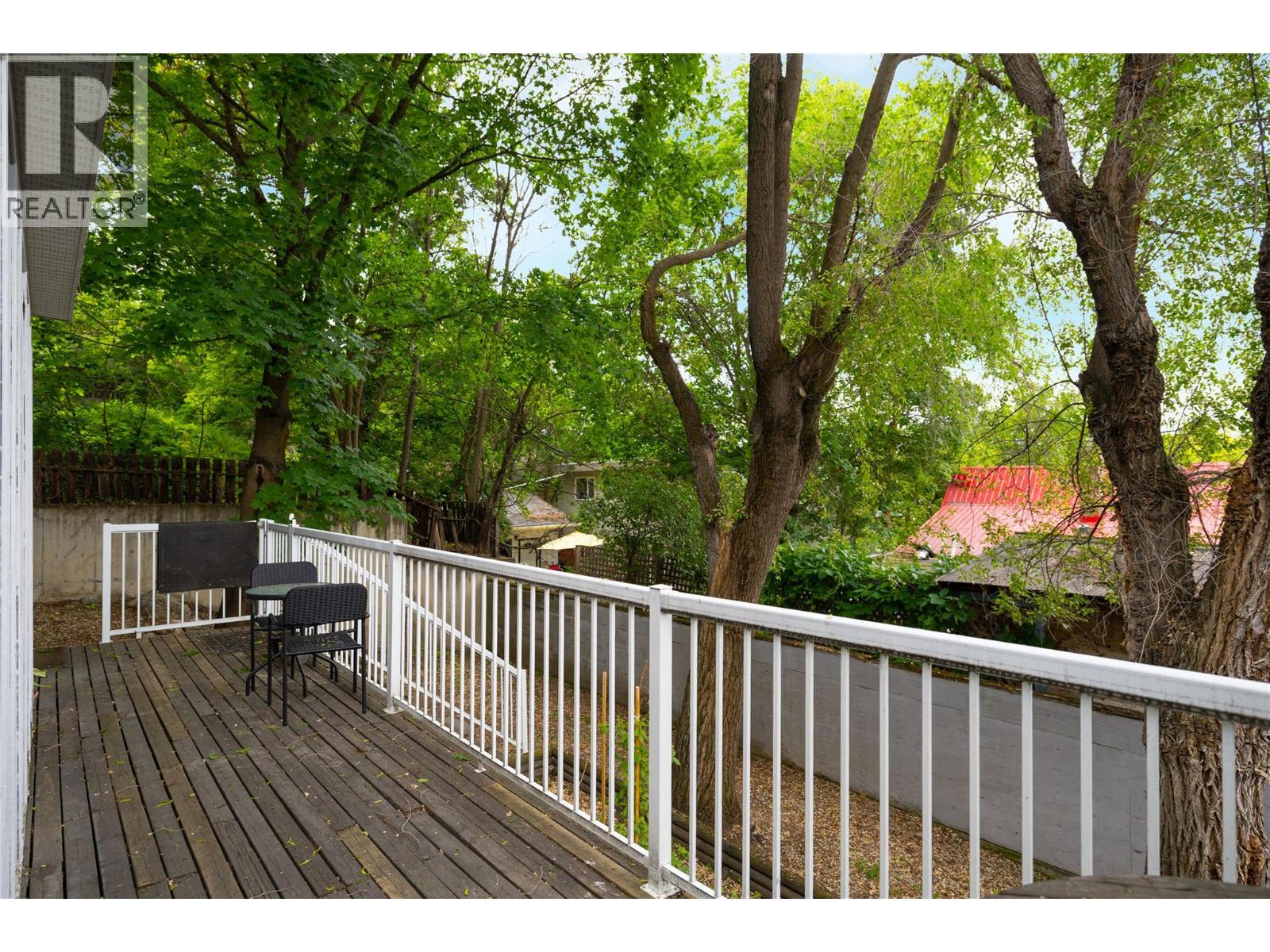 2904 24 Street Property Photo 48