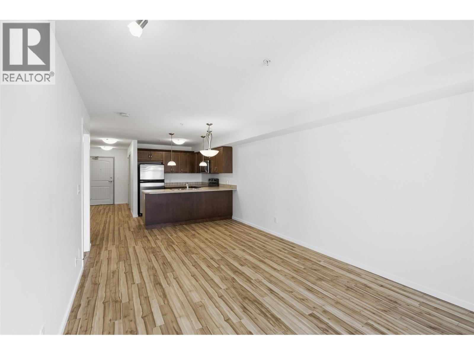689 Tranquille Road Unit# 513 Property Photo 14