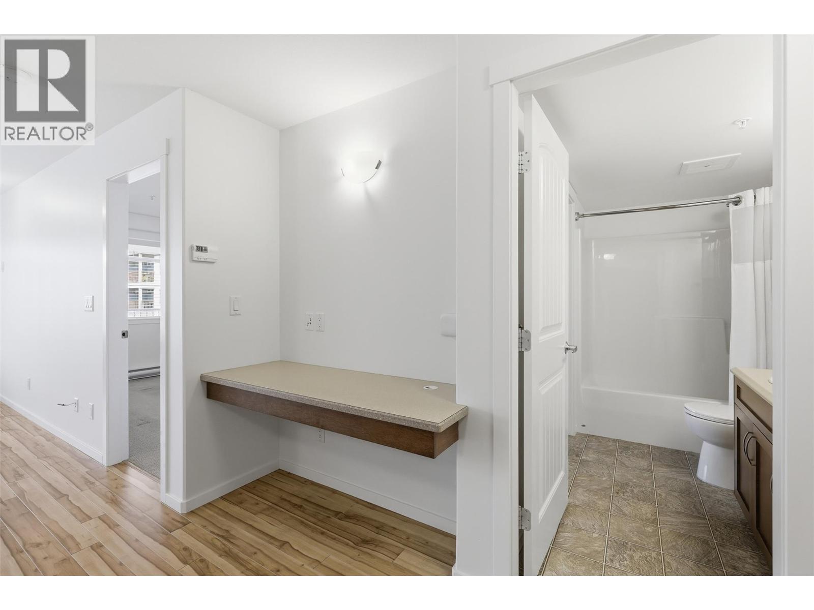 689 Tranquille Road Unit# 513 Property Photo 17