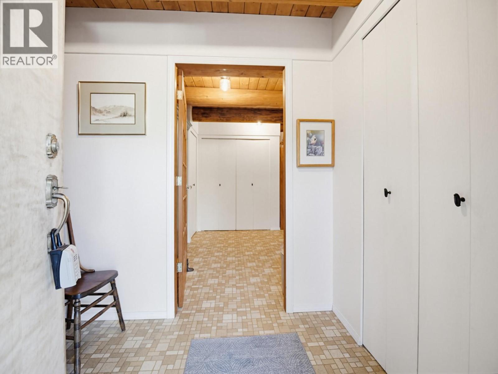 3330 Henderson Road Property Photo 13