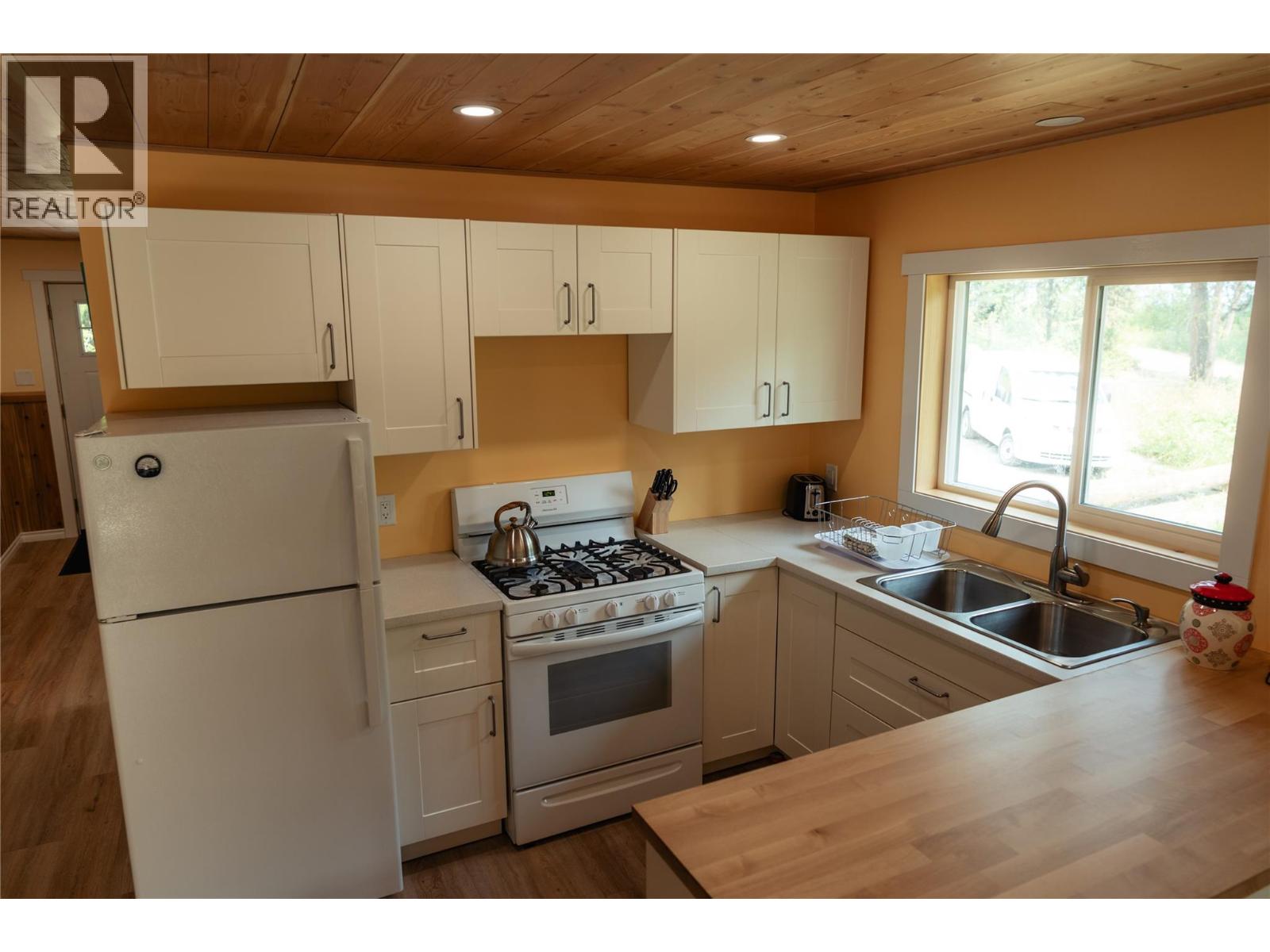 592 Bear Valley Road Property Photo 74