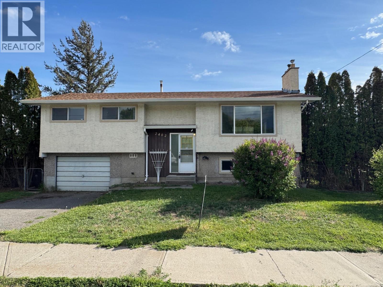 2402 Clapperton Avenue Property Photo 2