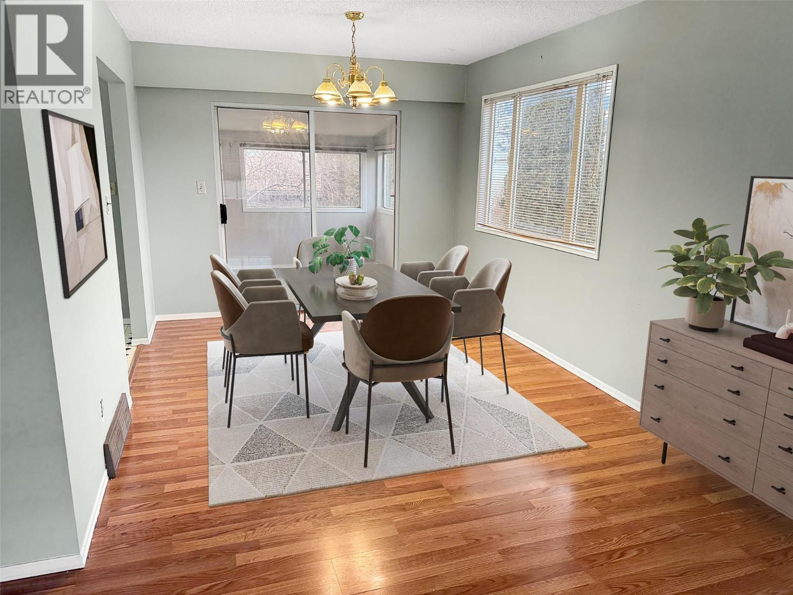 2402 Clapperton Avenue Property Photo 4
