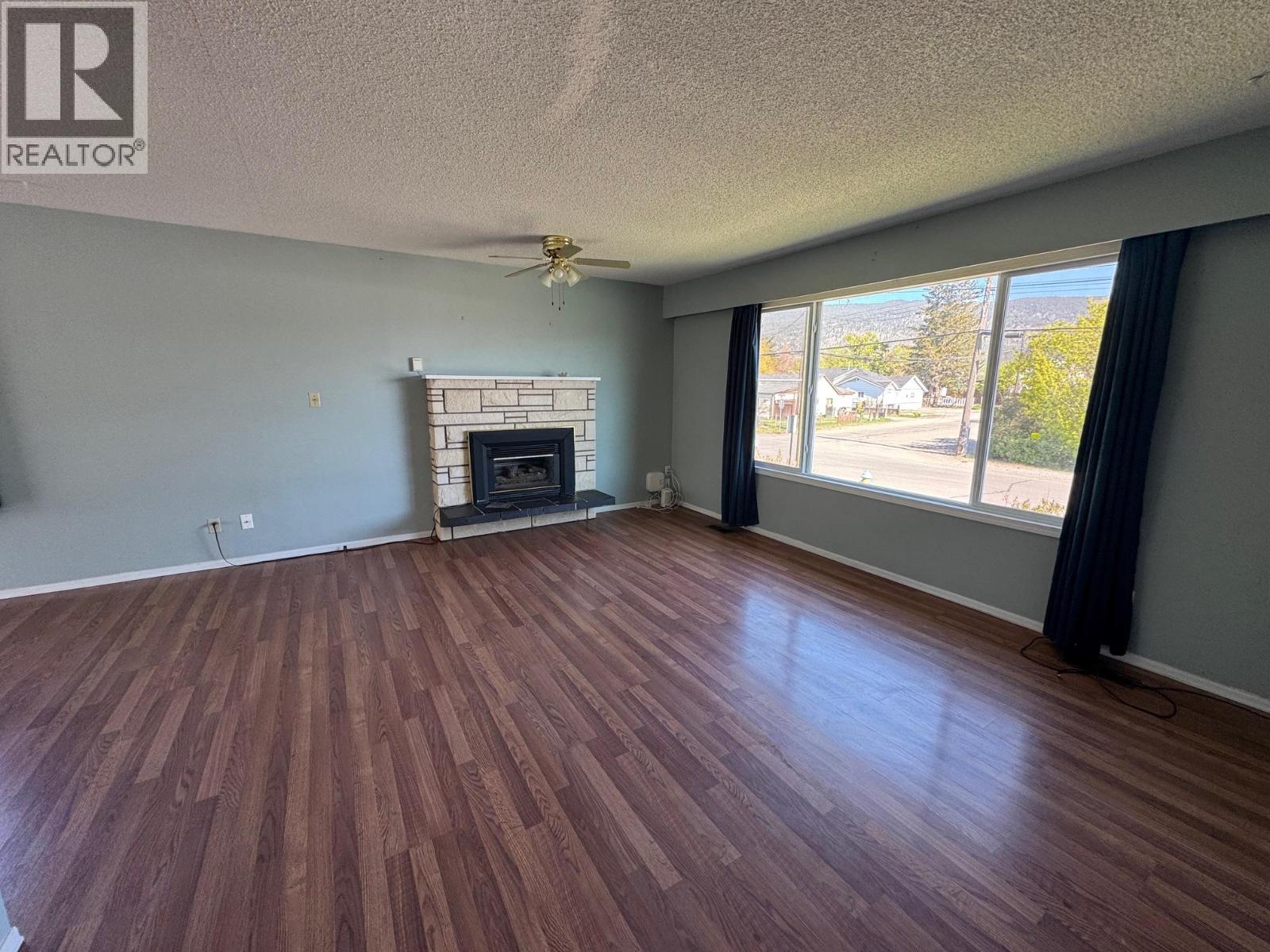 2402 Clapperton Avenue Property Photo 8