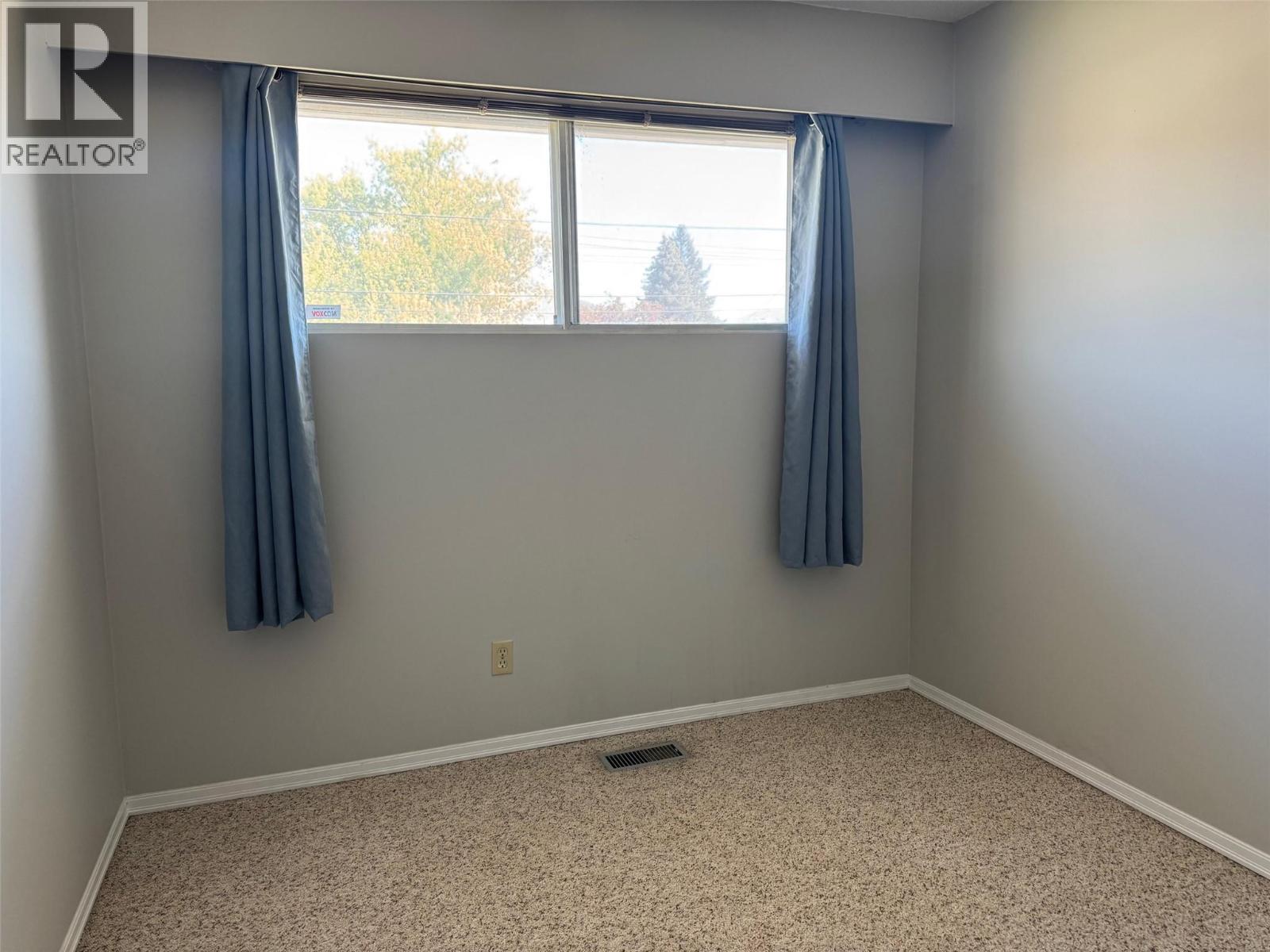2402 Clapperton Avenue Property Photo 14