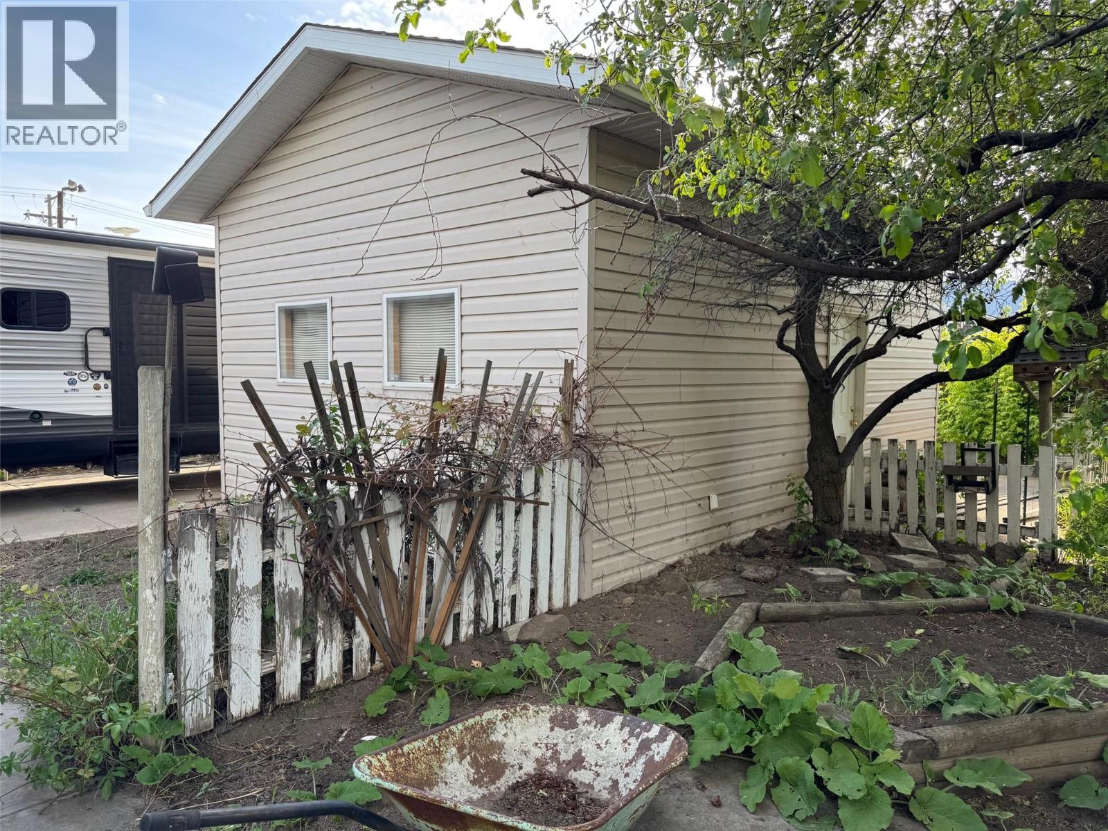 2402 Clapperton Avenue Property Photo 24