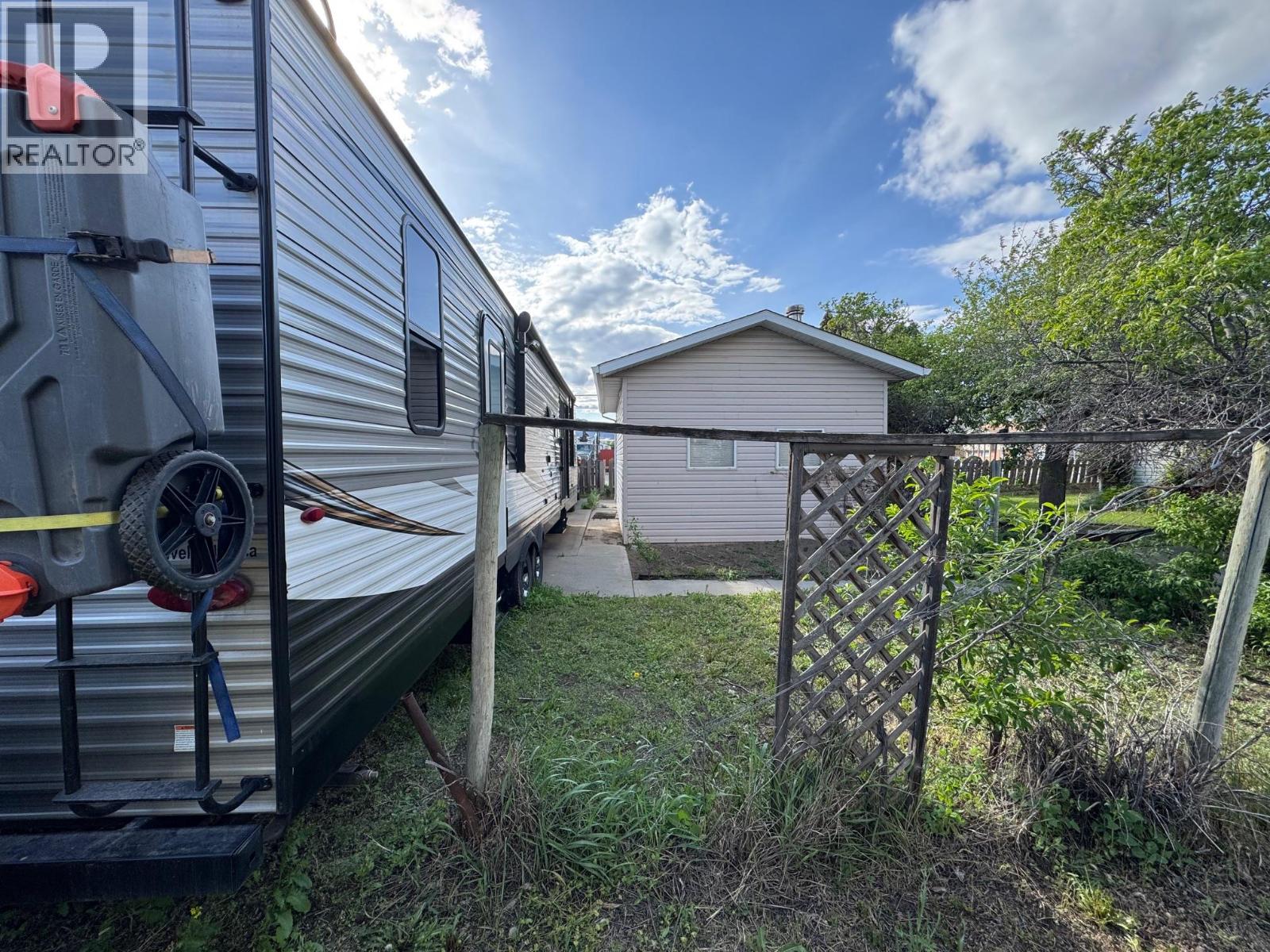 2402 Clapperton Avenue Property Photo 25