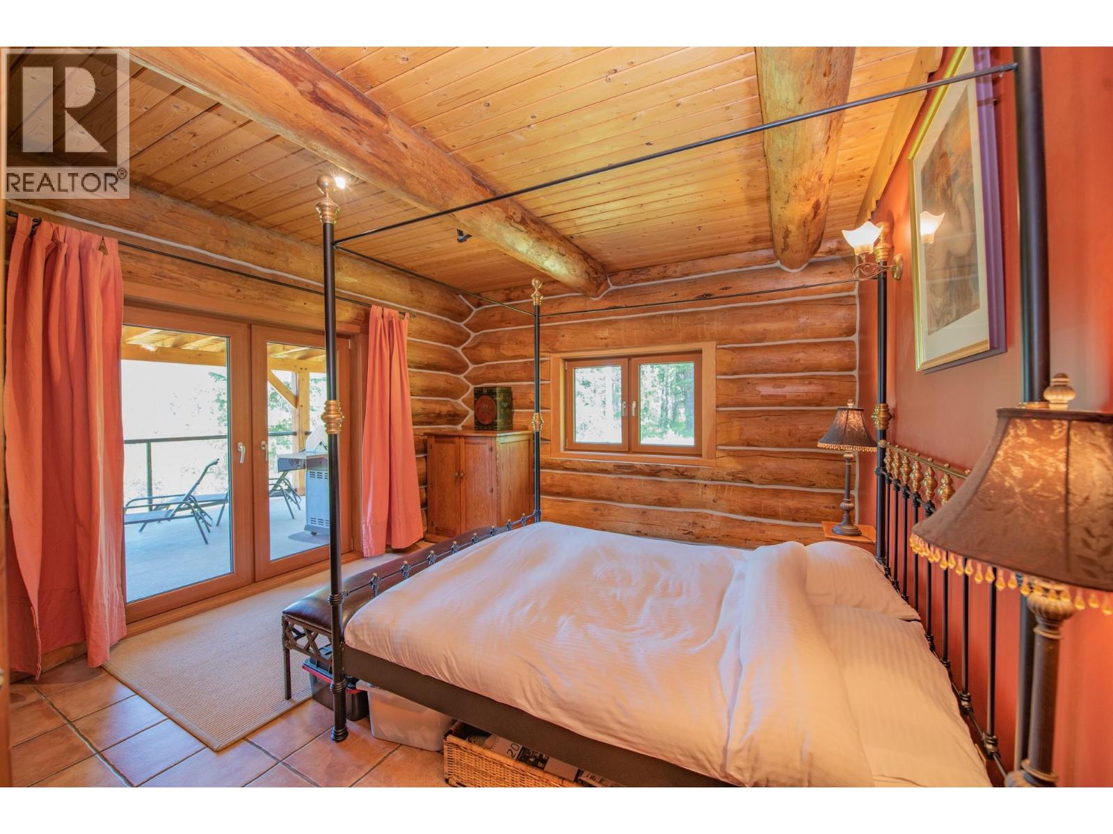 592 Bear Valley Road Property Photo 17