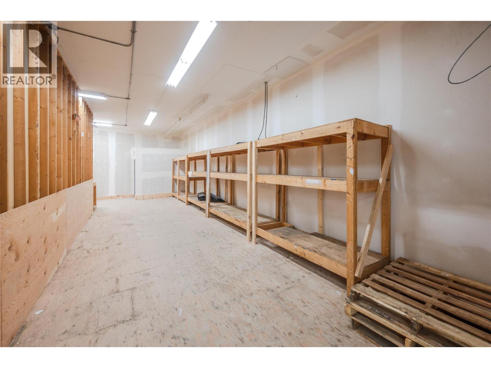 402 Industrial Avenue E Property Photo 21
